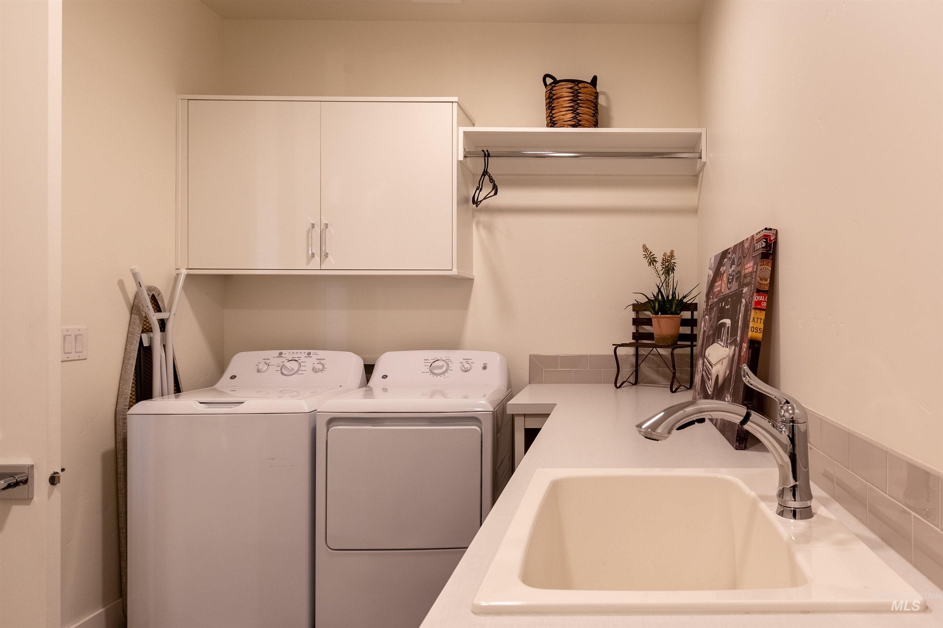 5826 S Cubola Way, Meridian, Idaho 83642, 3 Bedrooms, 2.5 Bathrooms, Residential For Sale, Price $799,900, 98966375