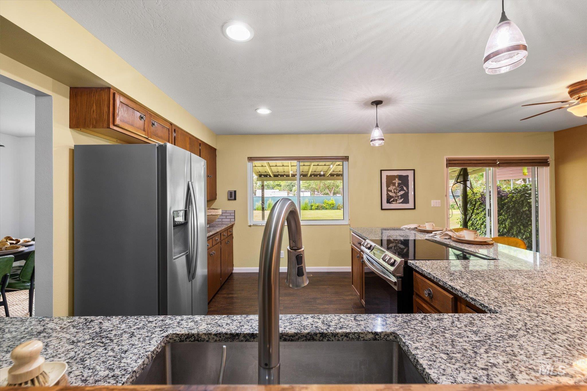 222 Dawn St, Eagle, Idaho 83616-4832, 3 Bedrooms, 2 Bathrooms, Residential For Sale, Price $600,000, 98966383