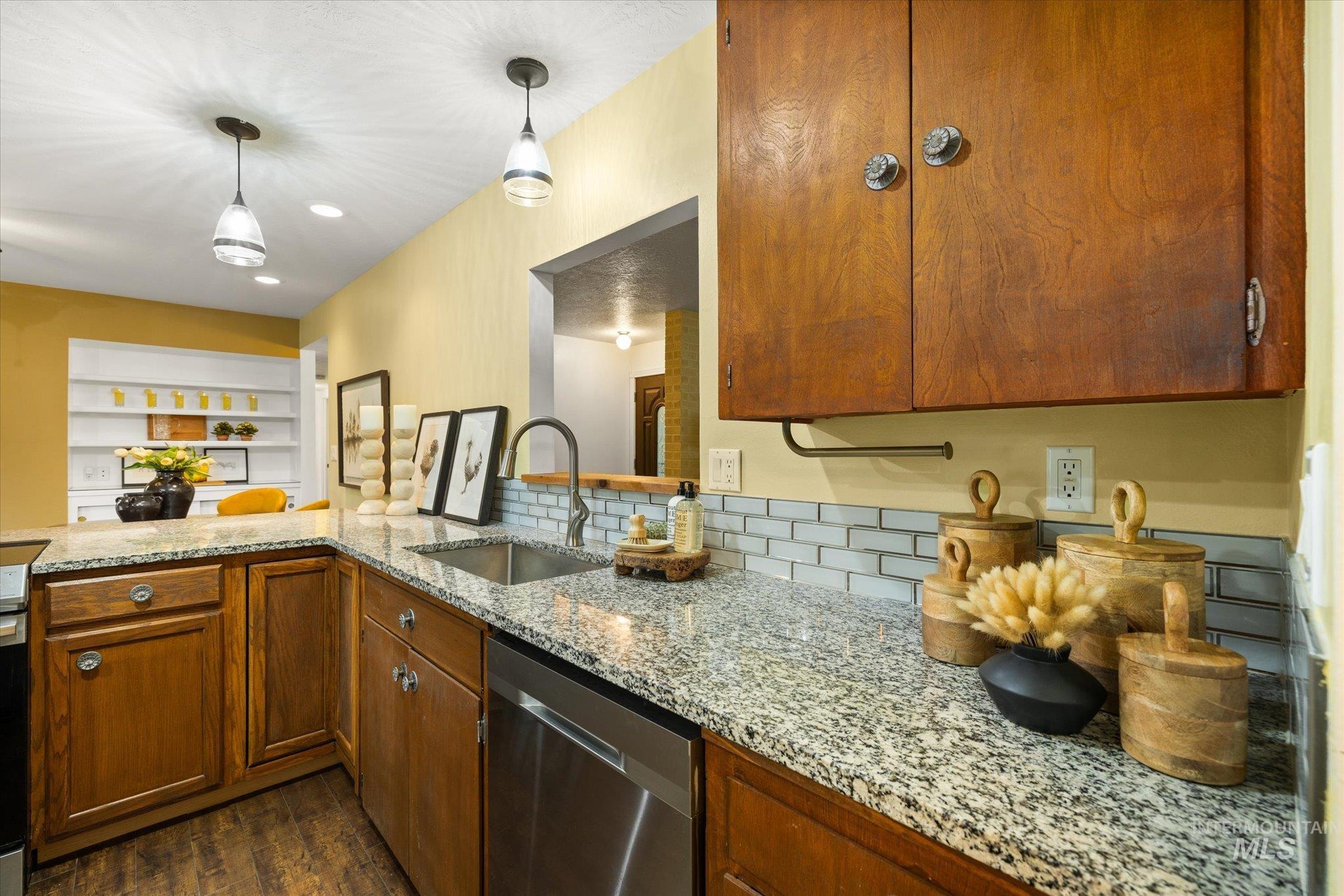 222 Dawn St, Eagle, Idaho 83616-4832, 3 Bedrooms, 2 Bathrooms, Residential For Sale, Price $600,000, 98966383