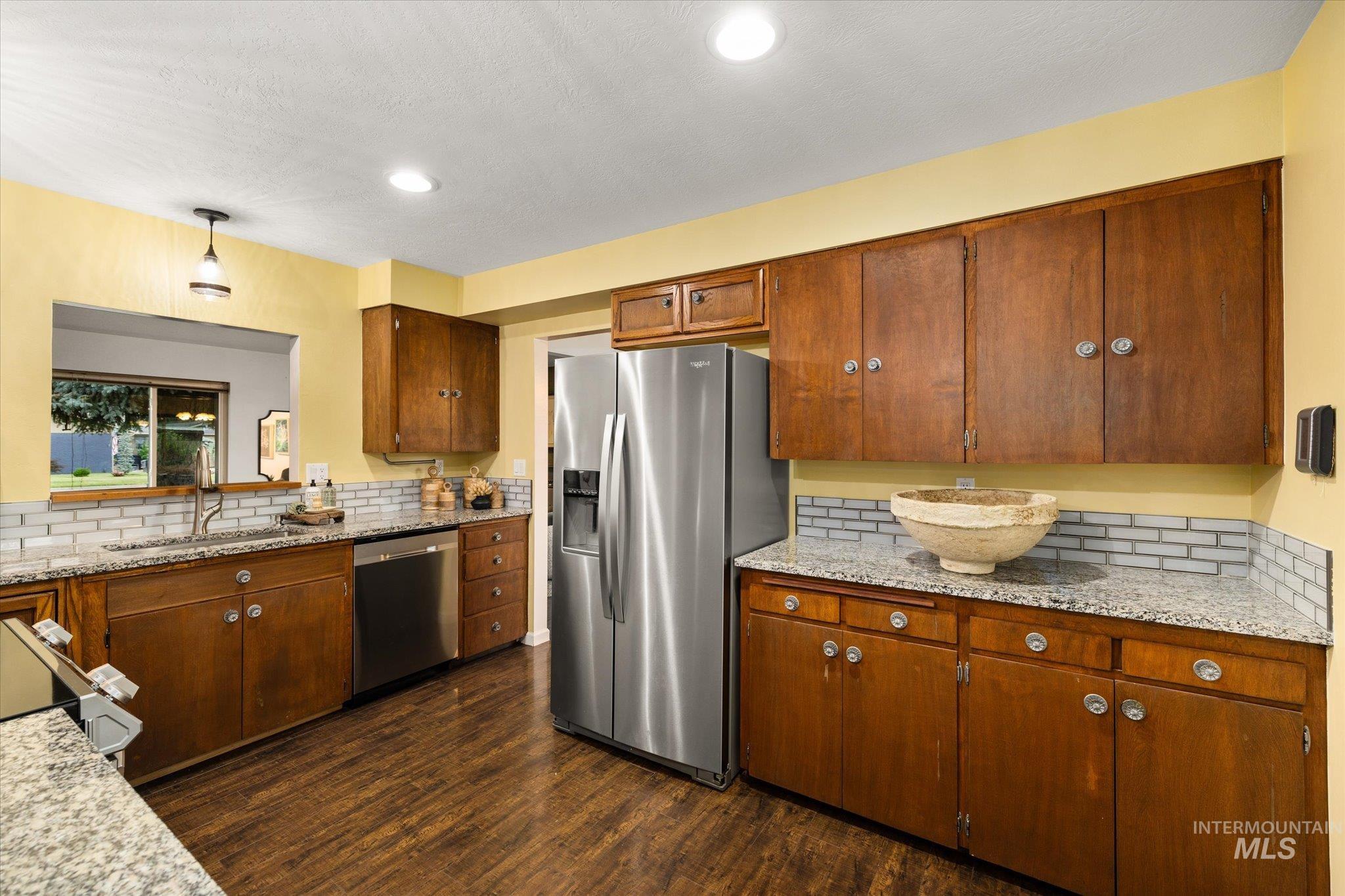 222 Dawn St, Eagle, Idaho 83616-4832, 3 Bedrooms, 2 Bathrooms, Residential For Sale, Price $600,000, 98966383