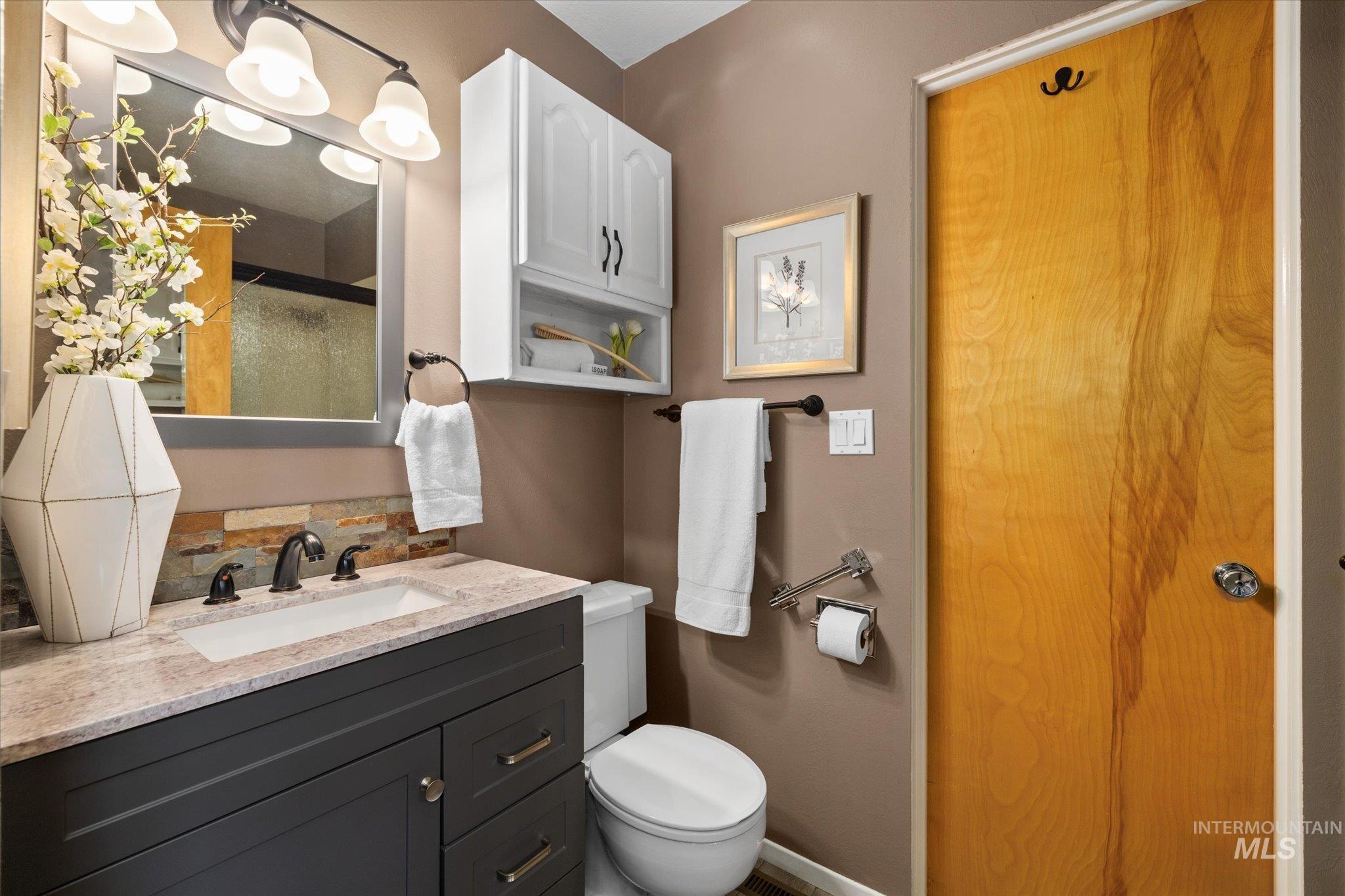 222 Dawn St, Eagle, Idaho 83616-4832, 3 Bedrooms, 2 Bathrooms, Residential For Sale, Price $600,000, 98966383