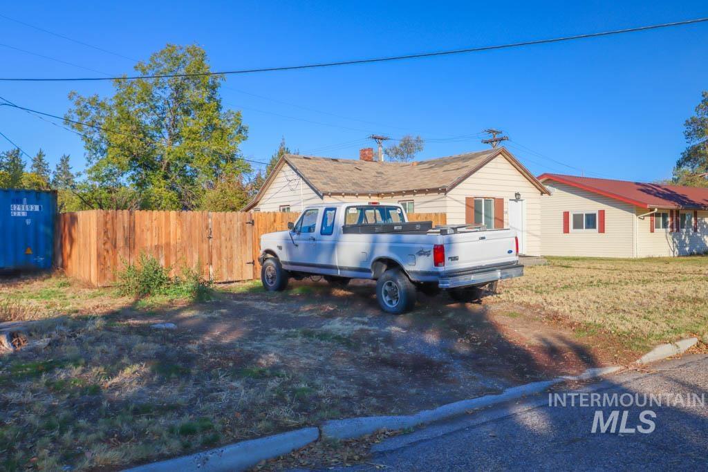 355 NW 5th Ave., Ontario, Oregon 97914-0000, 1 Bedroom, 1 Bathroom, Residential For Sale, Price $145,000, 98966386