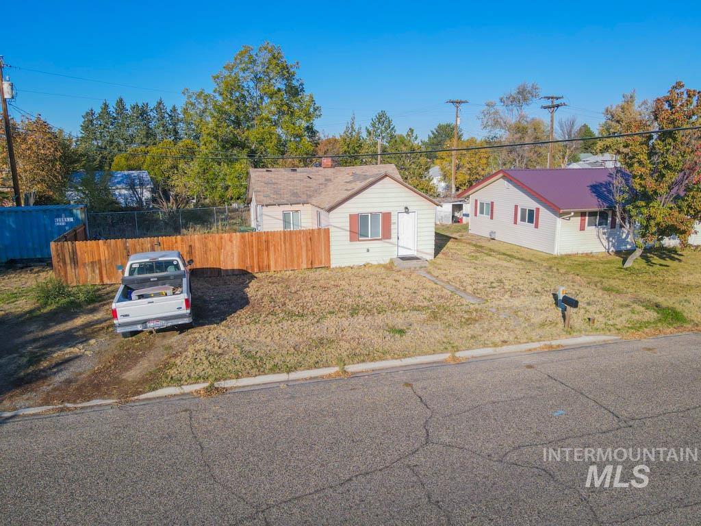 355 NW 5th Ave., Ontario, Oregon 97914-0000, 1 Bedroom, 1 Bathroom, Residential For Sale, Price $145,000, 98966386