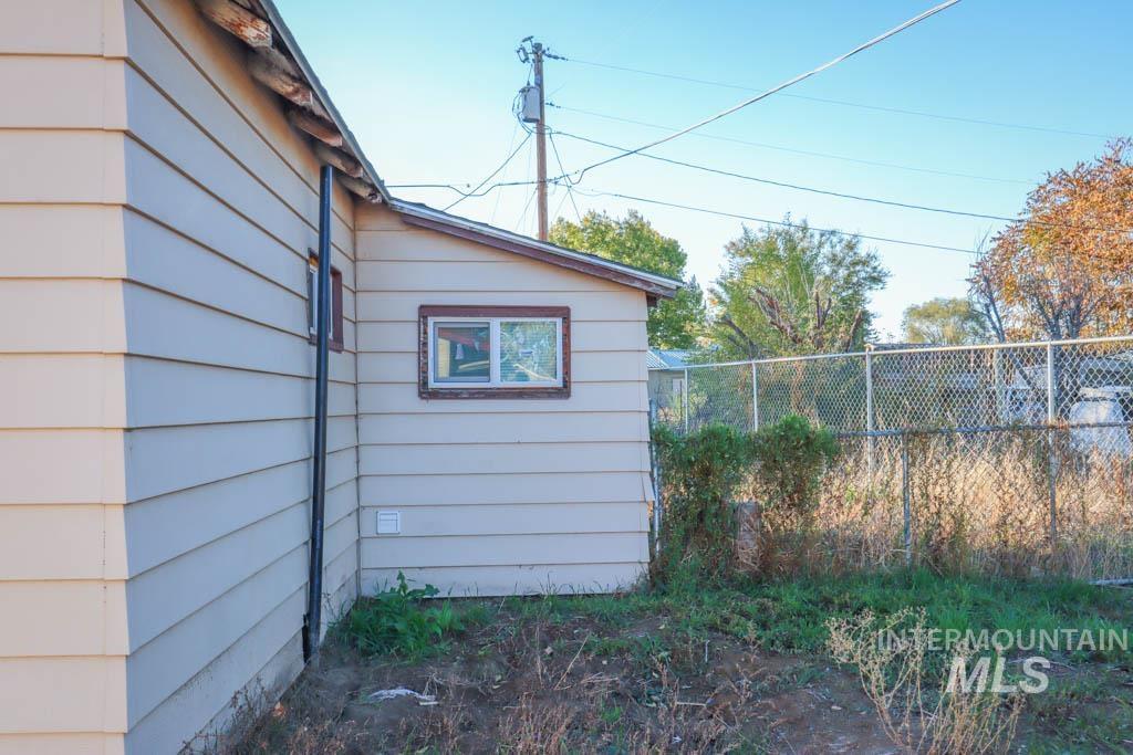 355 NW 5th Ave., Ontario, Oregon 97914-0000, 1 Bedroom, 1 Bathroom, Residential For Sale, Price $145,000, 98966386