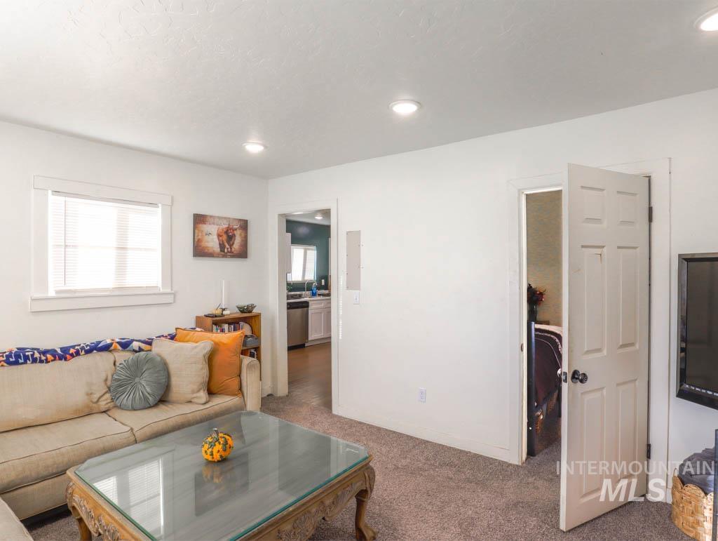 355 NW 5th Ave., Ontario, Oregon 97914-0000, 1 Bedroom, 1 Bathroom, Residential For Sale, Price $145,000, 98966386