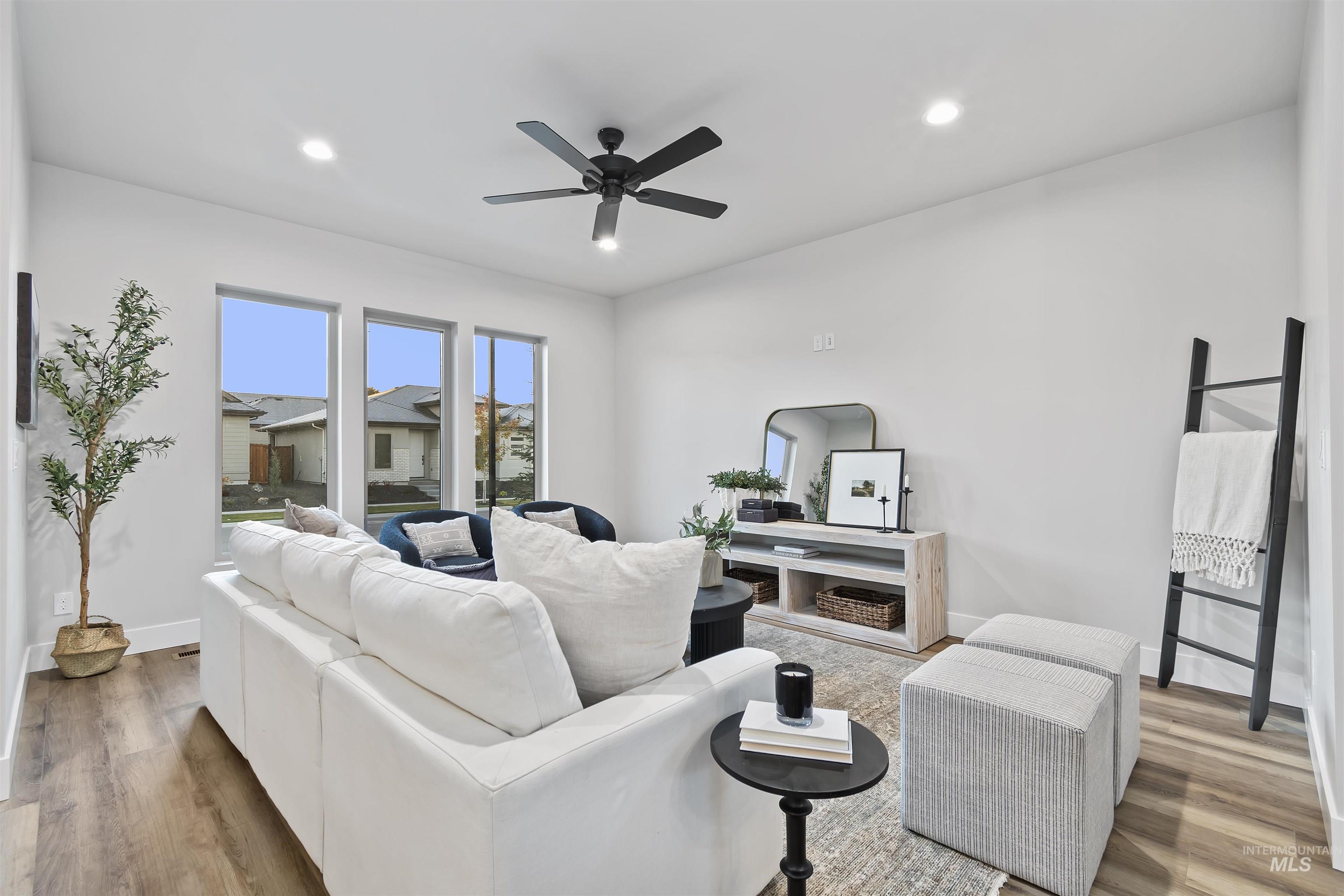 11260 W Tara Iti Ln., Kuna, Idaho 83646, 3 Bedrooms, 2 Bathrooms, Residential For Sale, Price $449,880, 98966387