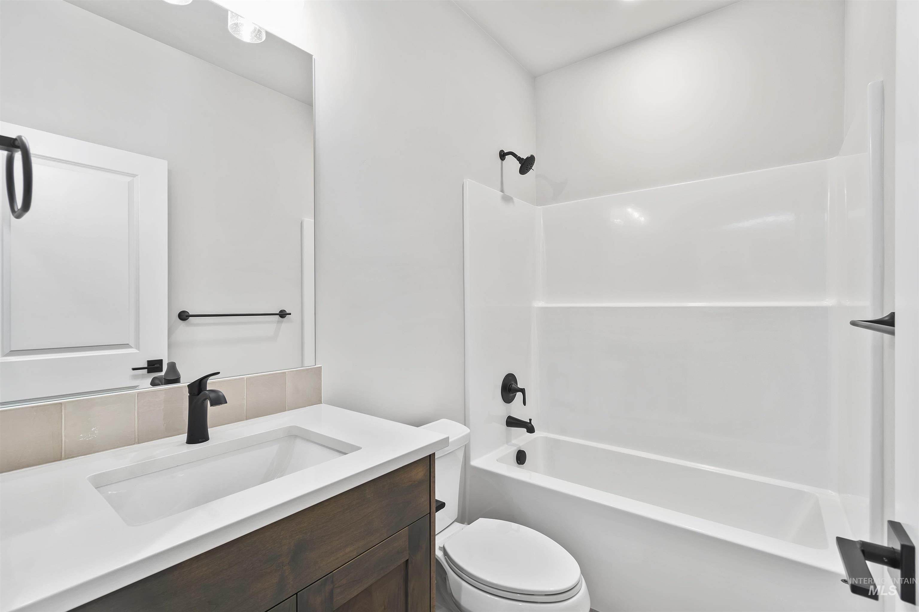 11260 W Tara Iti Ln., Kuna, Idaho 83646, 3 Bedrooms, 2 Bathrooms, Residential For Sale, Price $449,880, 98966387