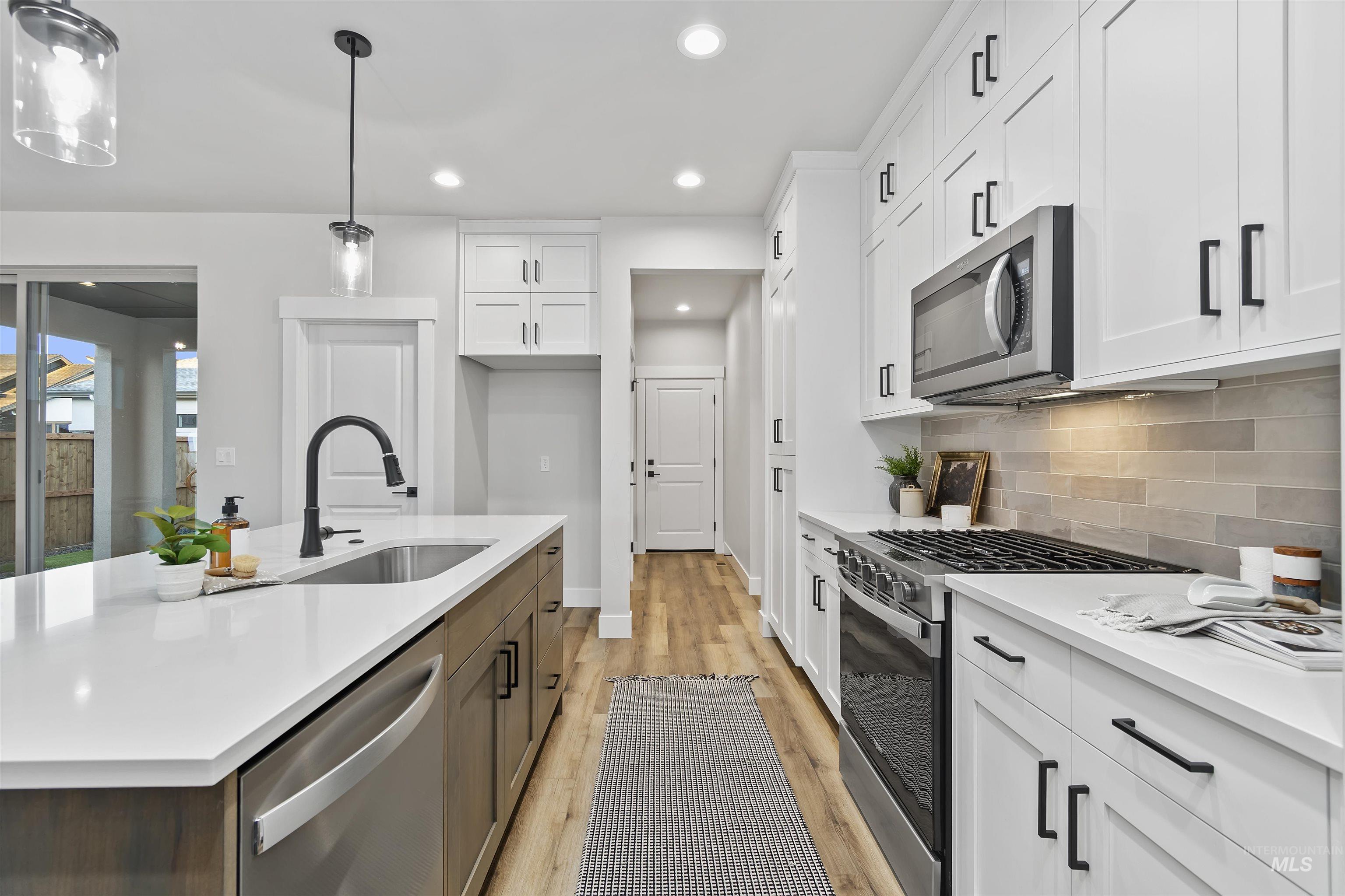 11260 W Tara Iti Ln., Kuna, Idaho 83646, 3 Bedrooms, 2 Bathrooms, Residential For Sale, Price $449,880, 98966387