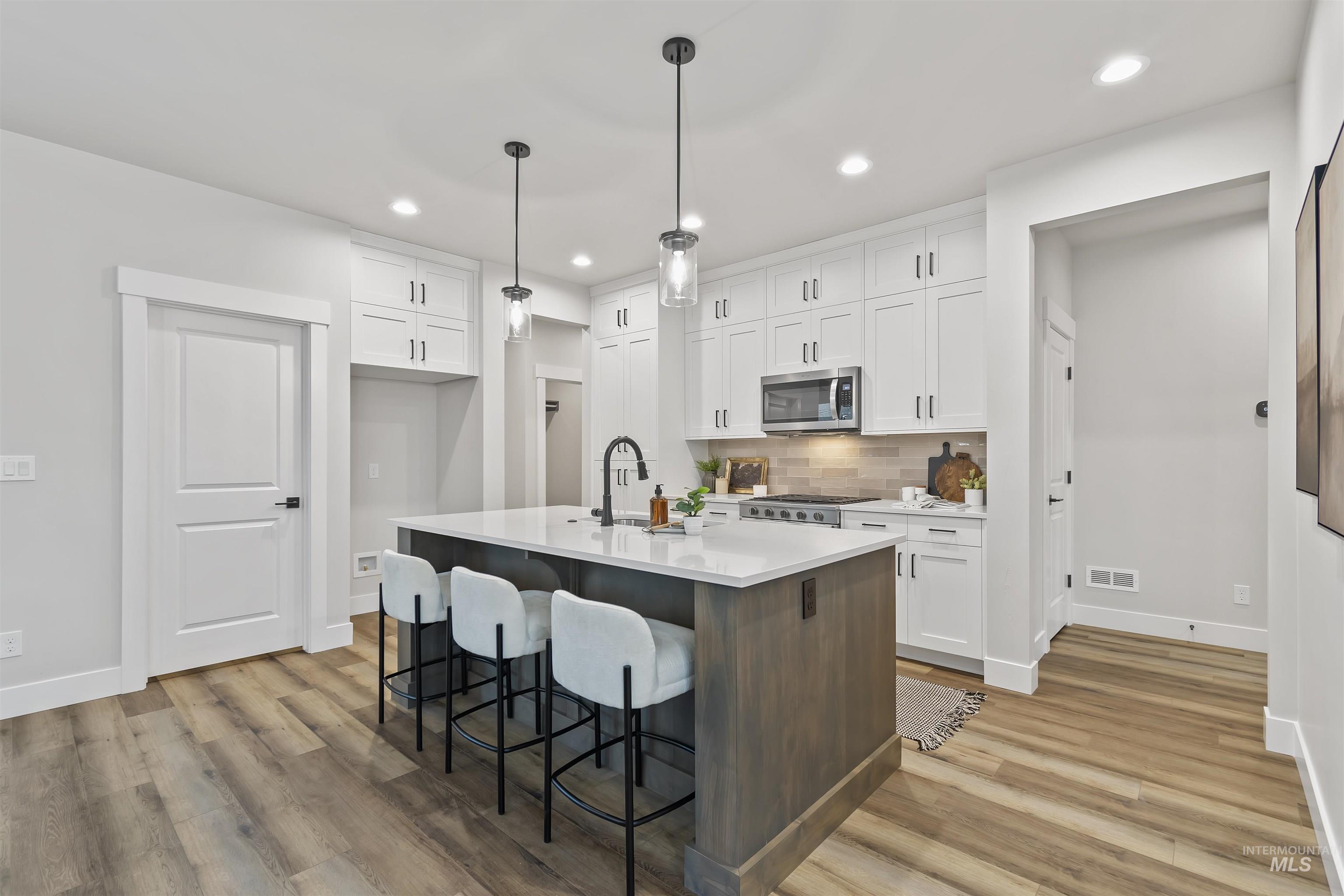 11260 W Tara Iti Ln., Kuna, Idaho 83646, 3 Bedrooms, 2 Bathrooms, Residential For Sale, Price $449,880, 98966387