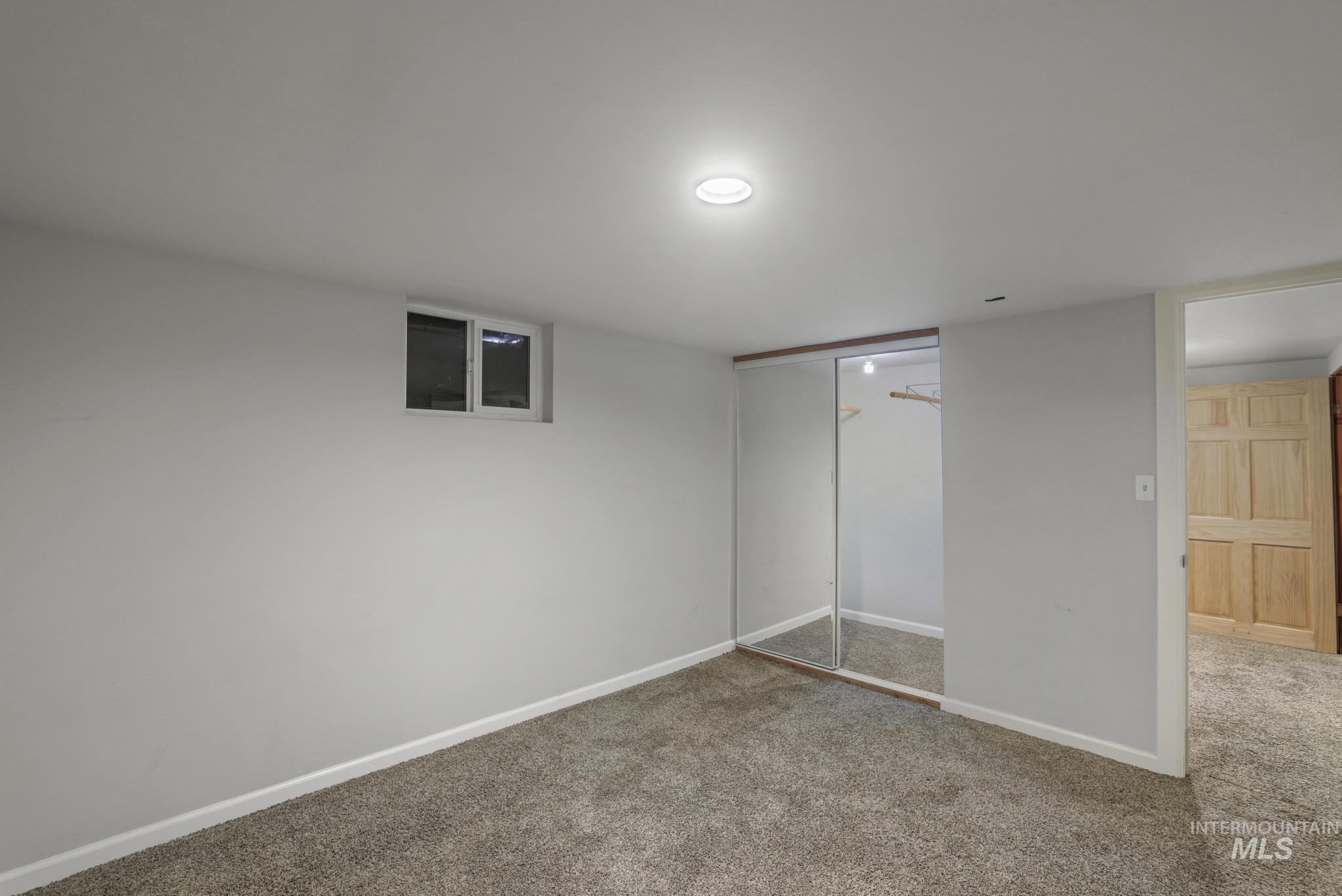 Finished below grade area with carpet flooring