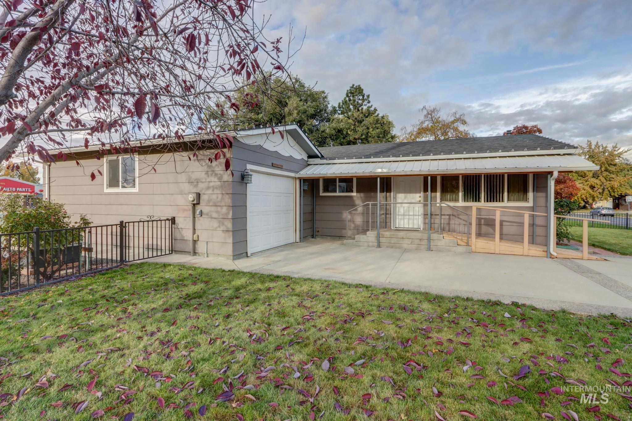 690 Harmon Way, Middleton, Idaho 83644, 3 Bedrooms, 1 Bathroom, Residential For Sale, Price $317,000, 98966428