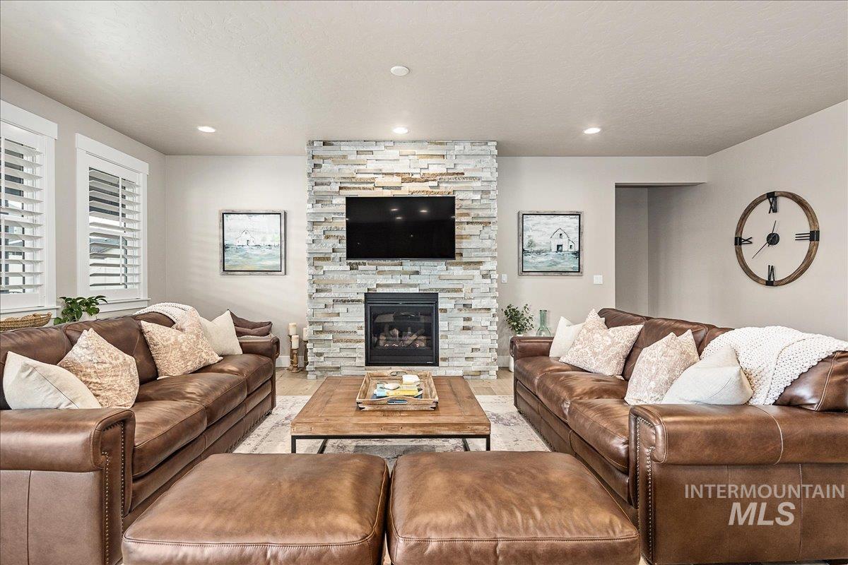 17730 N Peltzer Ave, Nampa, Idaho 83687, 3 Bedrooms, 2.5 Bathrooms, Residential For Sale, Price $619,000, 98966430