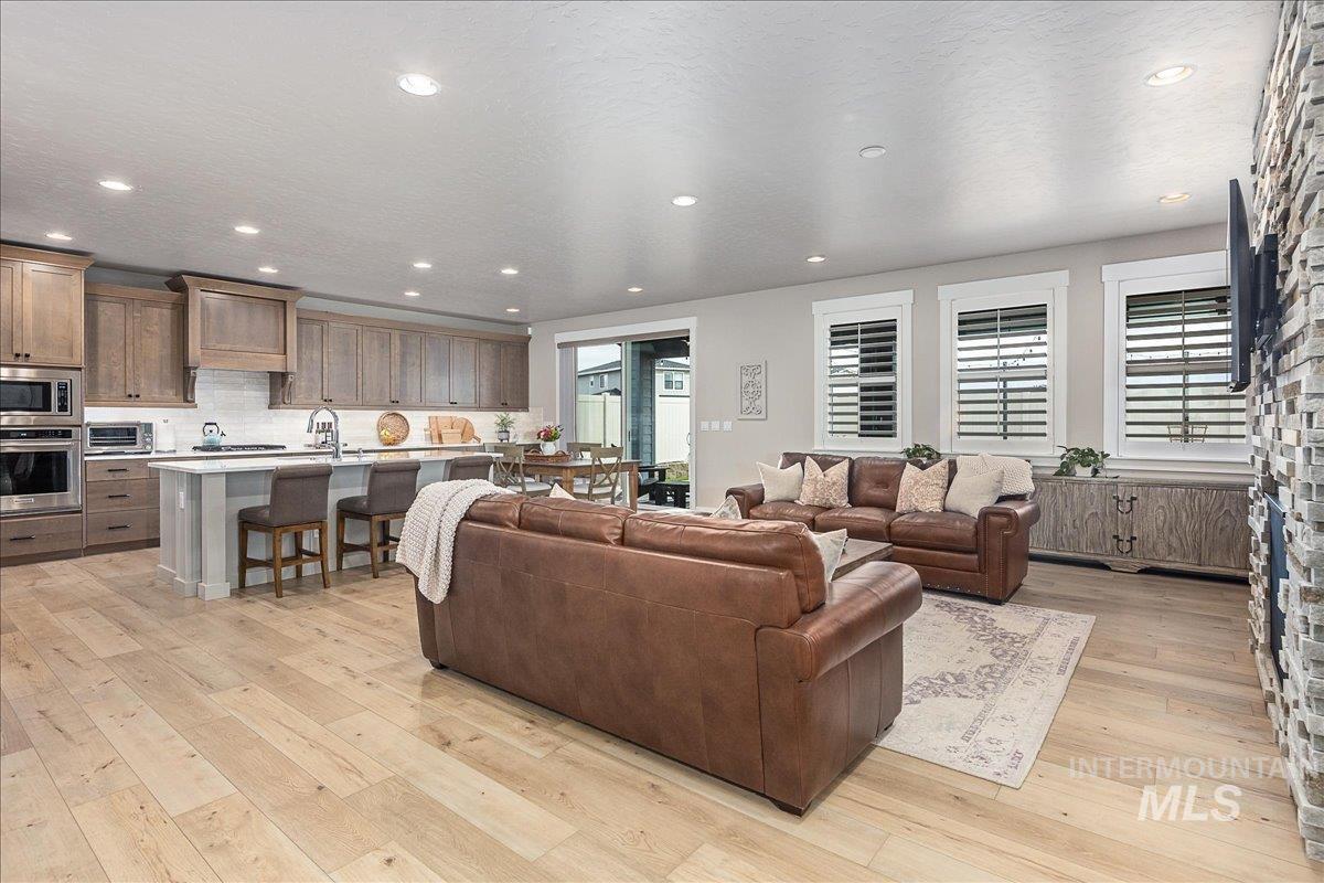 17730 N Peltzer Ave, Nampa, Idaho 83687, 3 Bedrooms, 2.5 Bathrooms, Residential For Sale, Price $619,000, 98966430