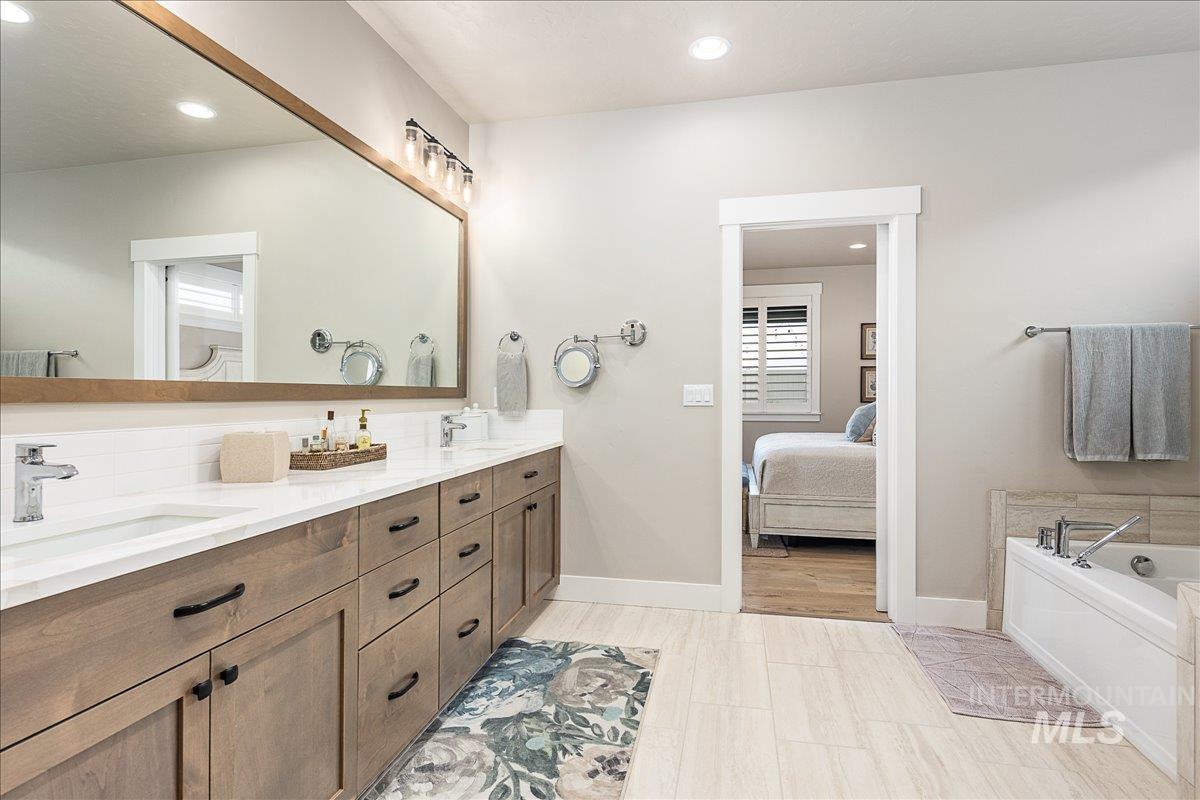 17730 N Peltzer Ave, Nampa, Idaho 83687, 3 Bedrooms, 2.5 Bathrooms, Residential For Sale, Price $619,000, 98966430