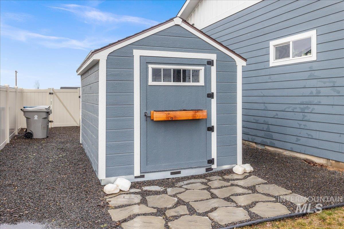 17730 N Peltzer Ave, Nampa, Idaho 83687, 3 Bedrooms, 2.5 Bathrooms, Residential For Sale, Price $619,000, 98966430