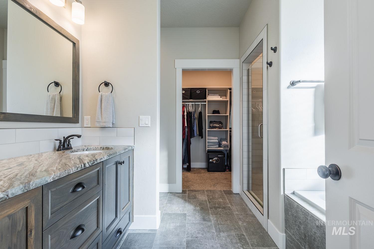 11065 White River St, Caldwell, Idaho 83605, 5 Bedrooms, 2.5 Bathrooms, Residential For Sale, Price $589,000, 98966431