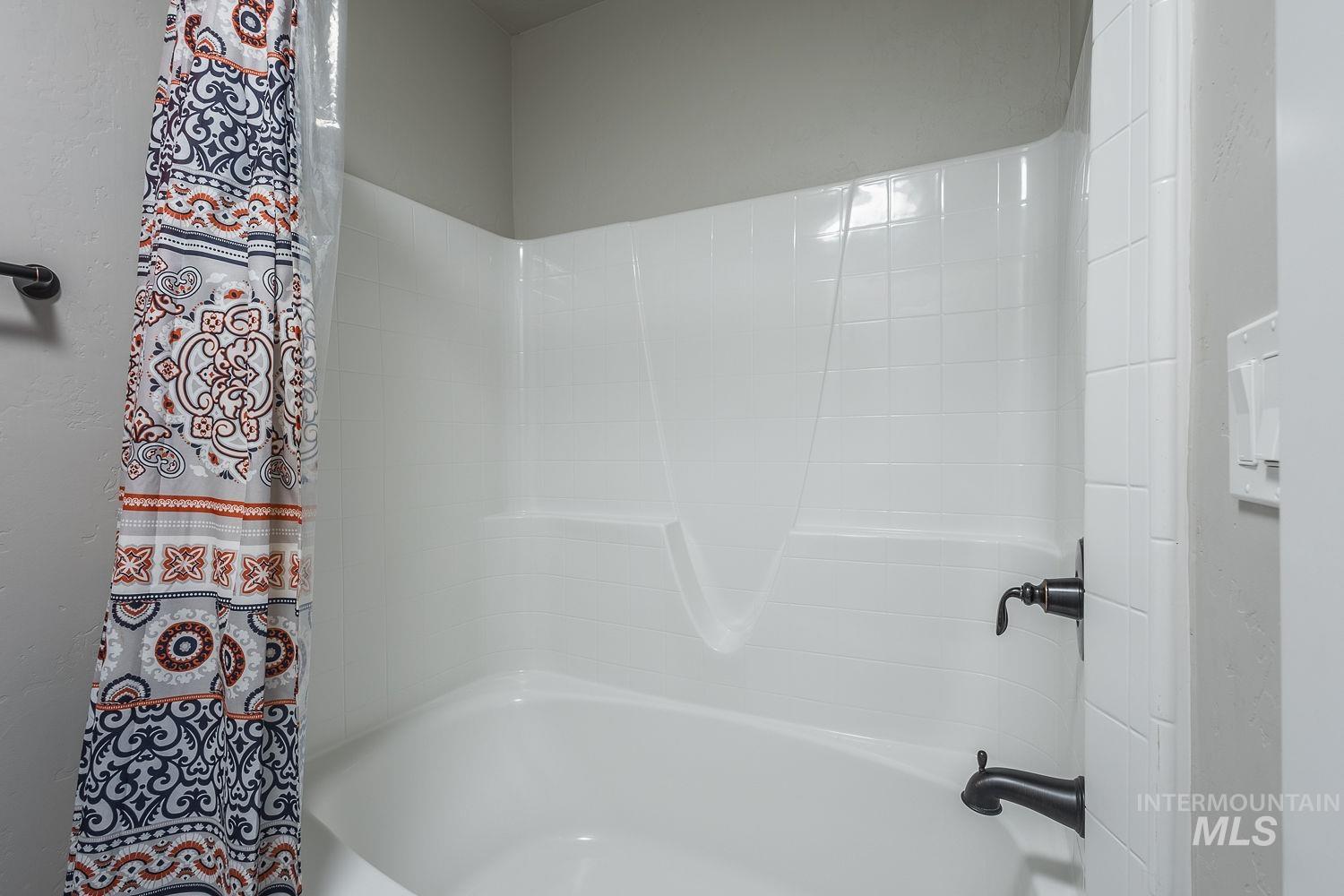 11065 White River St, Caldwell, Idaho 83605, 5 Bedrooms, 2.5 Bathrooms, Residential For Sale, Price $589,000, 98966431