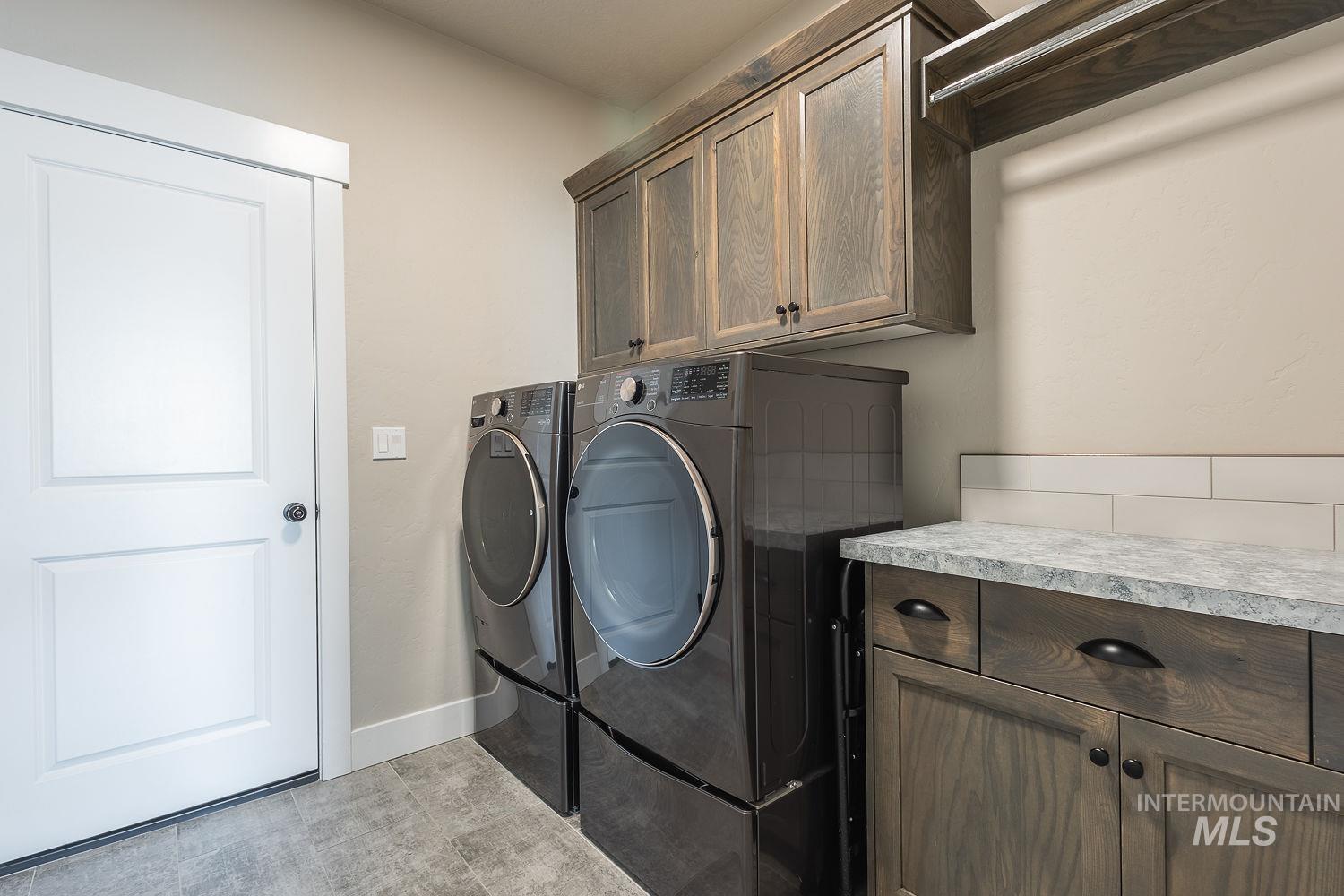 11065 White River St, Caldwell, Idaho 83605, 5 Bedrooms, 2.5 Bathrooms, Residential For Sale, Price $589,000, 98966431