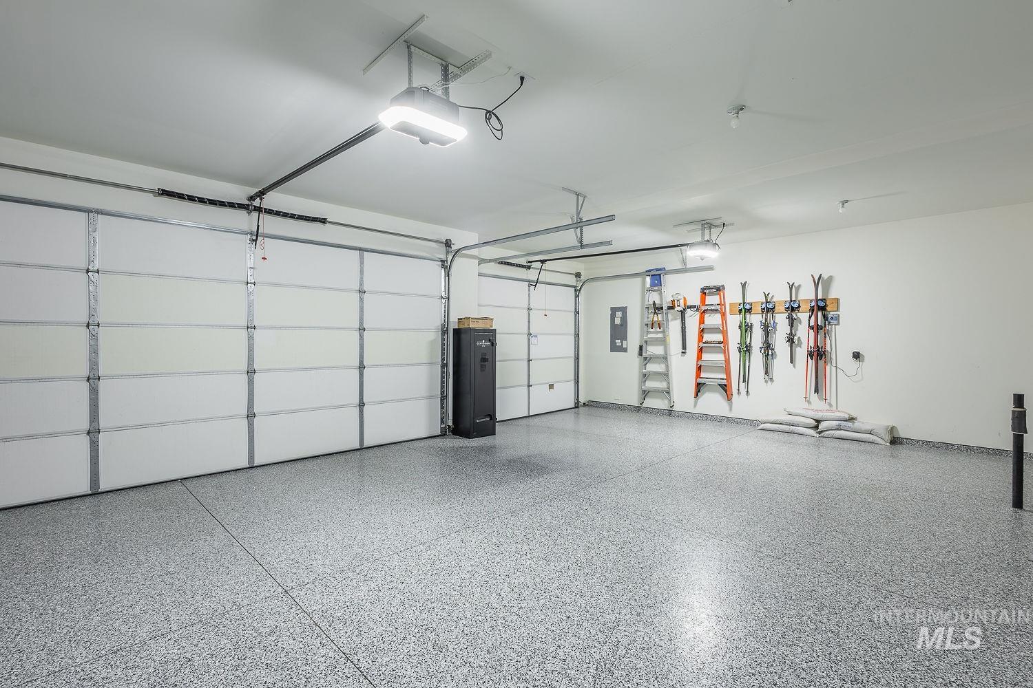 11065 White River St, Caldwell, Idaho 83605, 5 Bedrooms, 2.5 Bathrooms, Residential For Sale, Price $589,000, 98966431