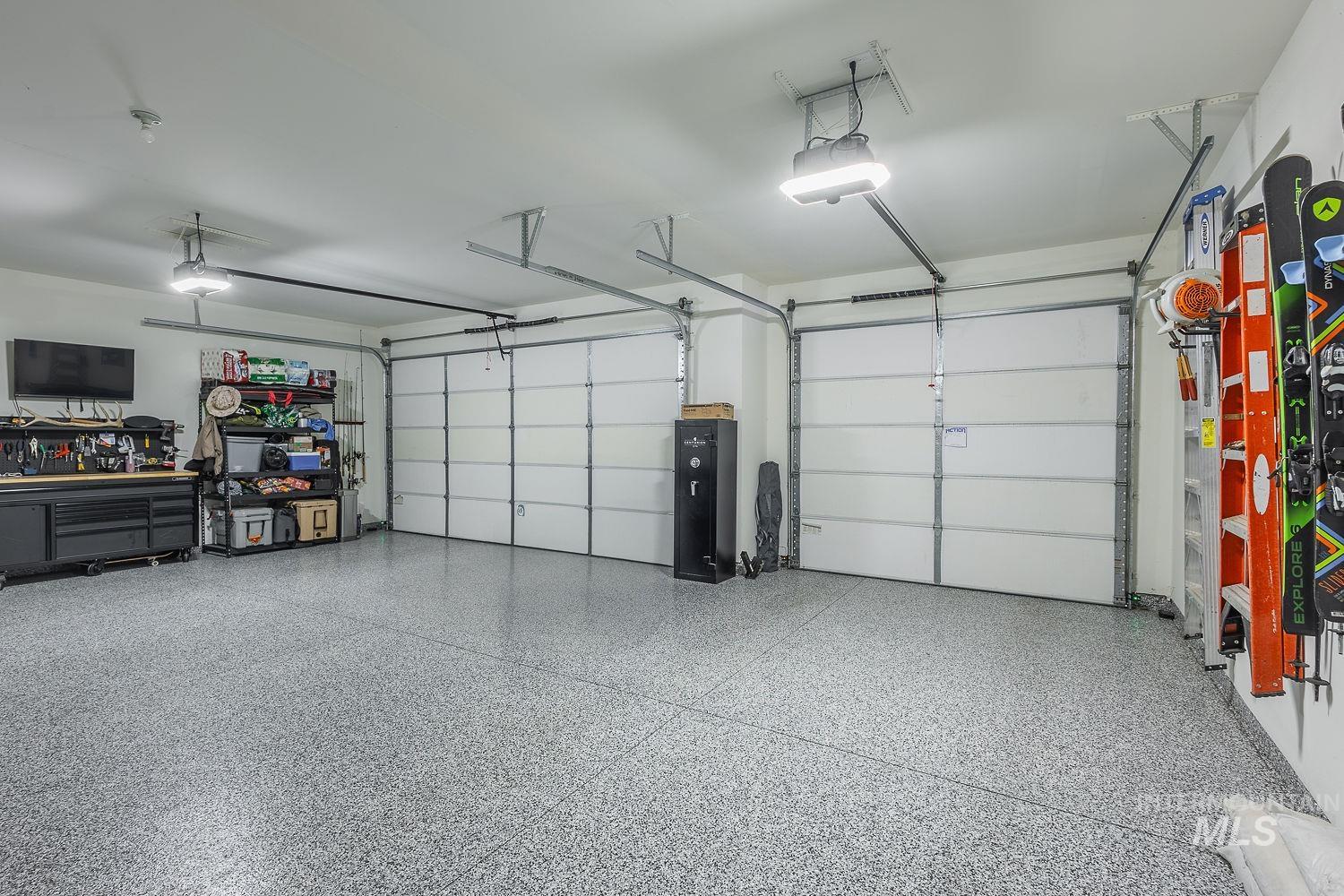 11065 White River St, Caldwell, Idaho 83605, 5 Bedrooms, 2.5 Bathrooms, Residential For Sale, Price $589,000, 98966431