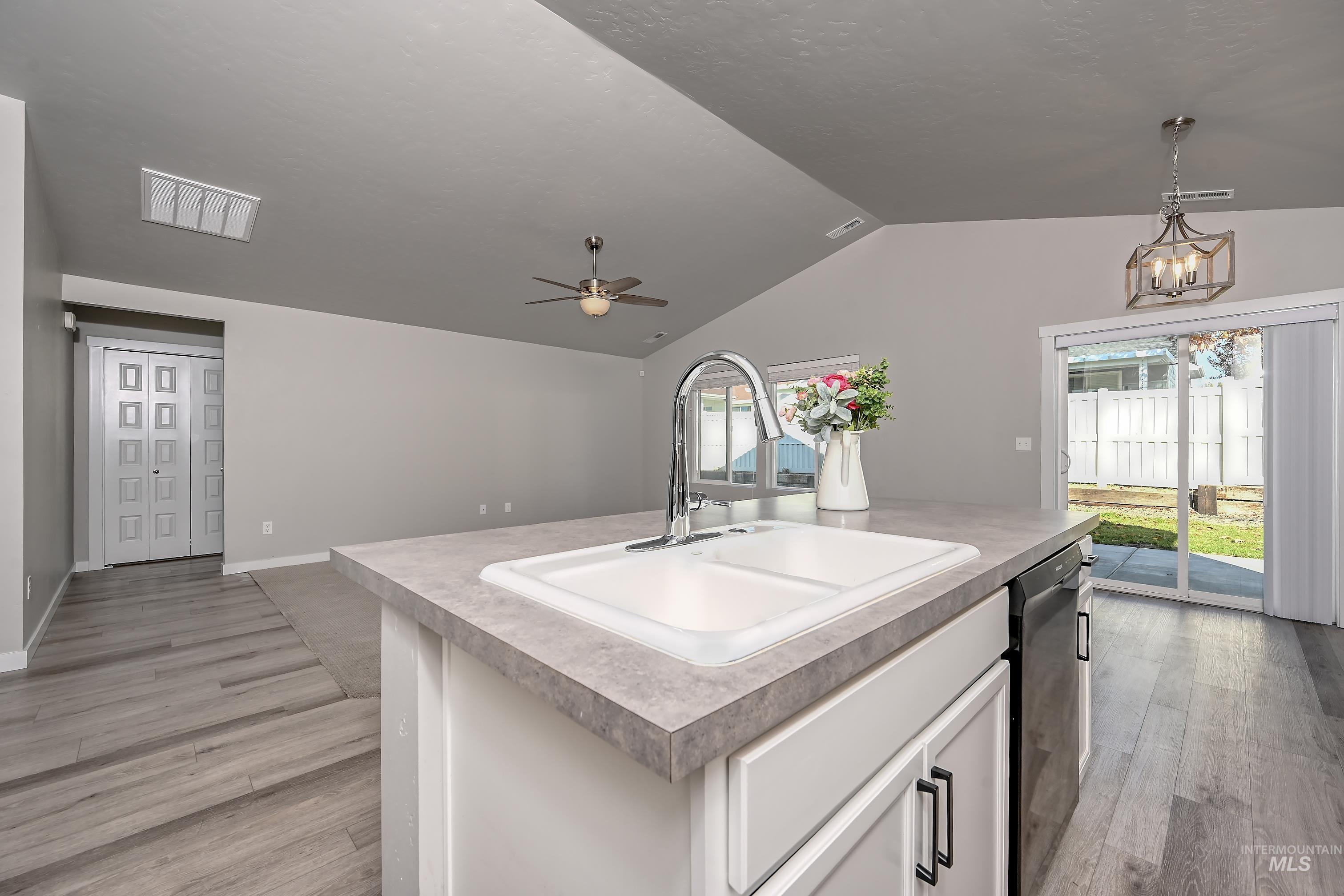 5160 W Lesina St, Meridian, Idaho 83646, 3 Bedrooms, 2 Bathrooms, Residential For Sale, Price $435,000, 98966433