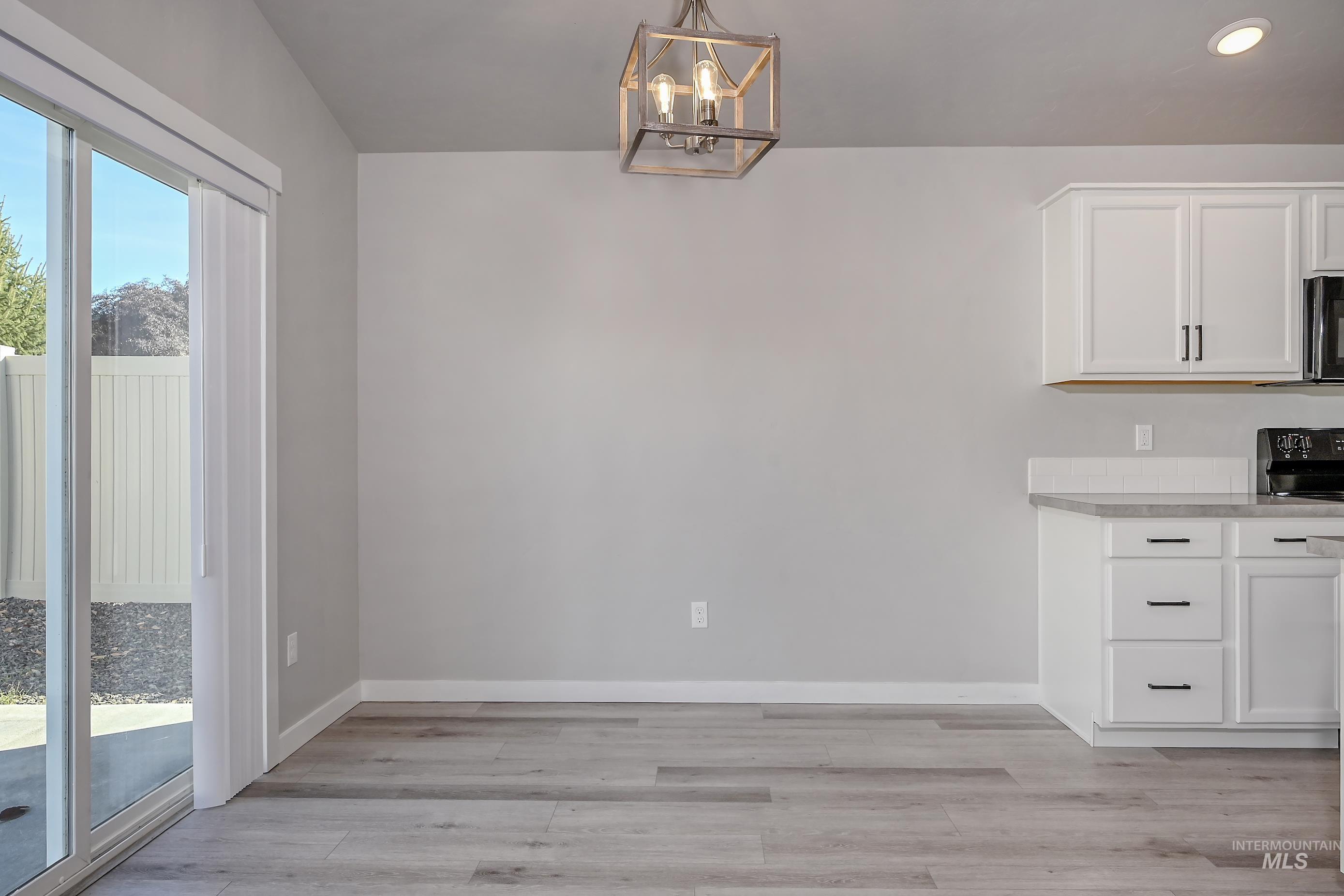 5160 W Lesina St, Meridian, Idaho 83646, 3 Bedrooms, 2 Bathrooms, Residential For Sale, Price $435,000, 98966433