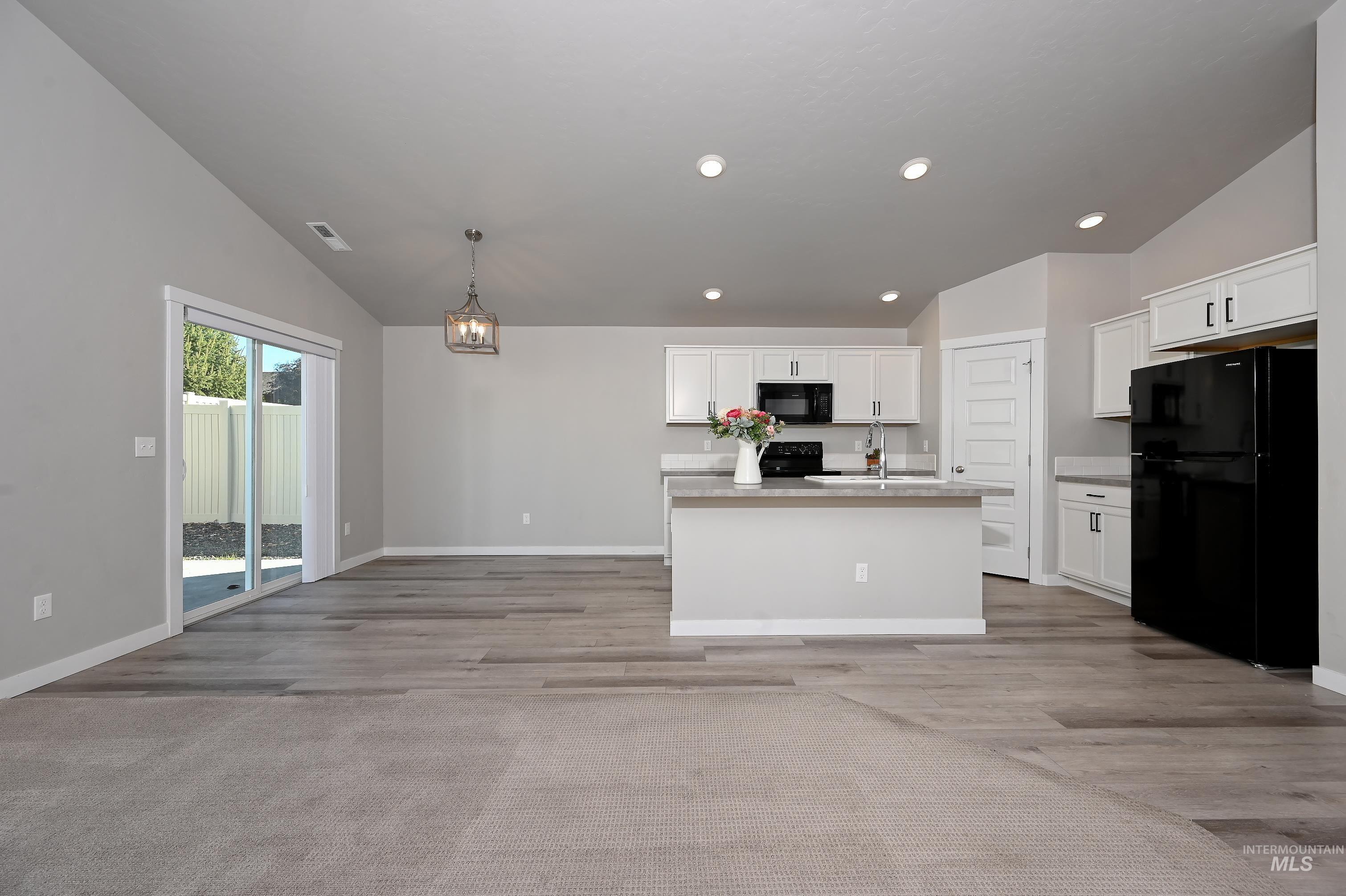 5160 W Lesina St, Meridian, Idaho 83646, 3 Bedrooms, 2 Bathrooms, Residential For Sale, Price $435,000, 98966433