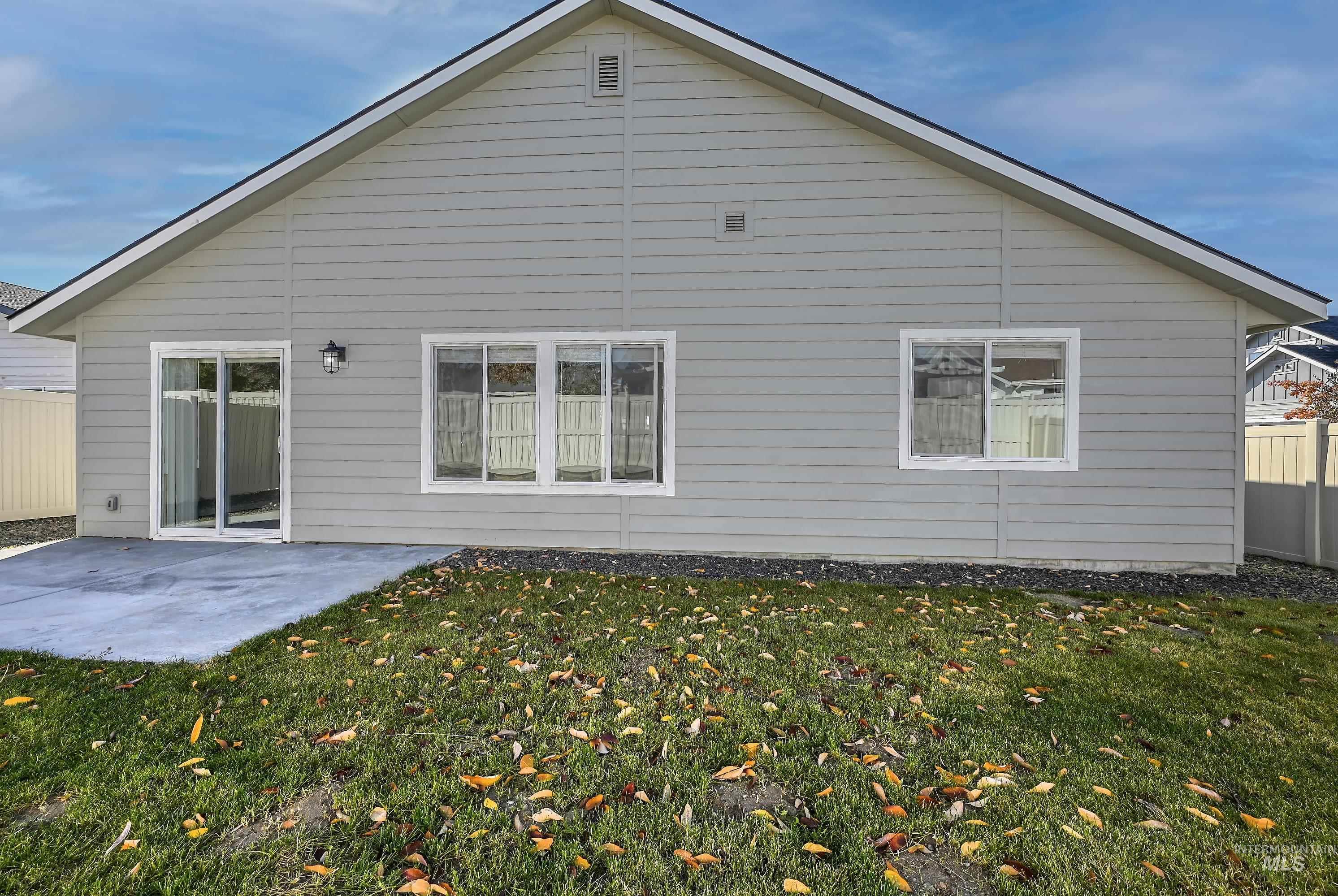 5160 W Lesina St, Meridian, Idaho 83646, 3 Bedrooms, 2 Bathrooms, Residential For Sale, Price $435,000, 98966433