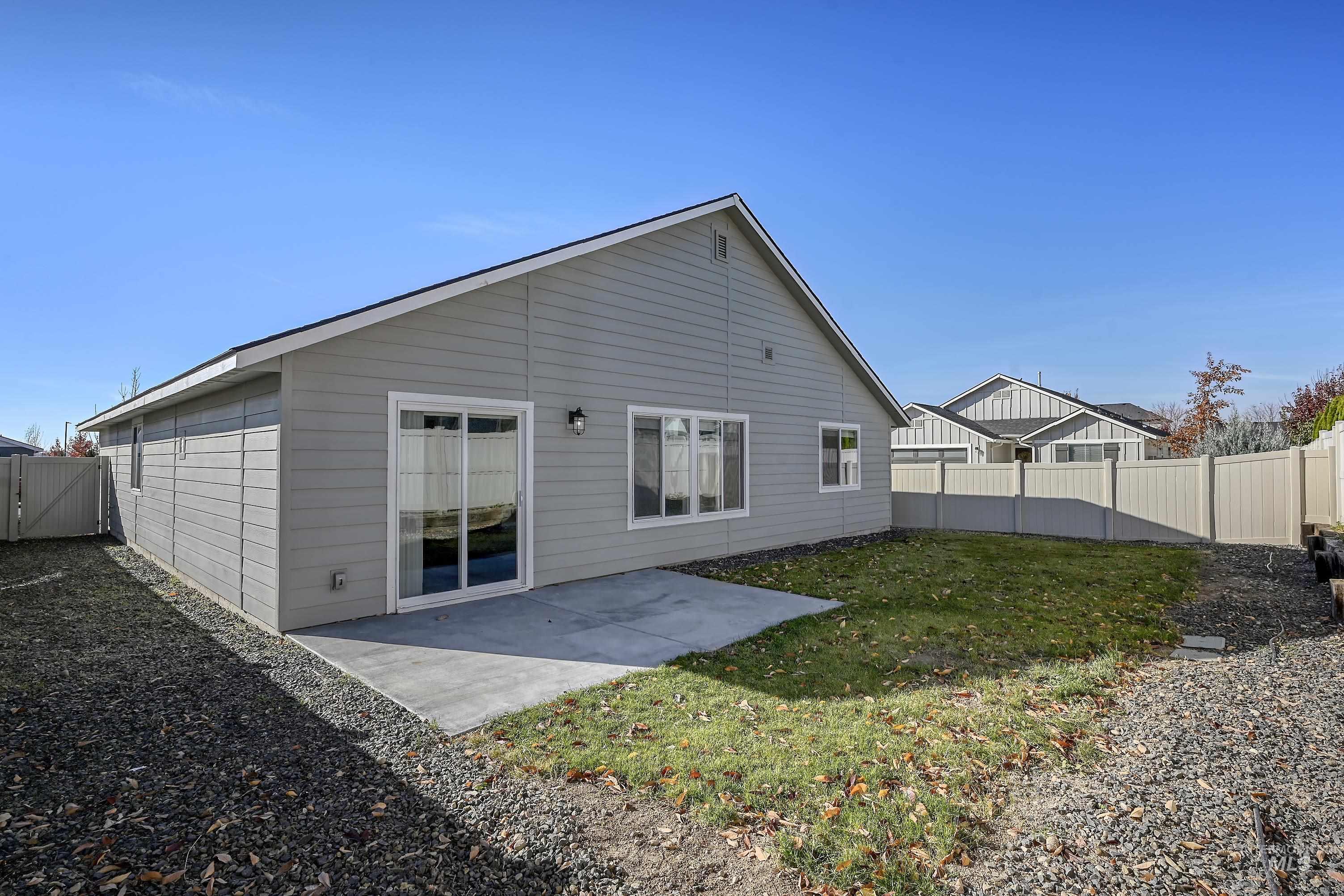 5160 W Lesina St, Meridian, Idaho 83646, 3 Bedrooms, 2 Bathrooms, Residential For Sale, Price $435,000, 98966433