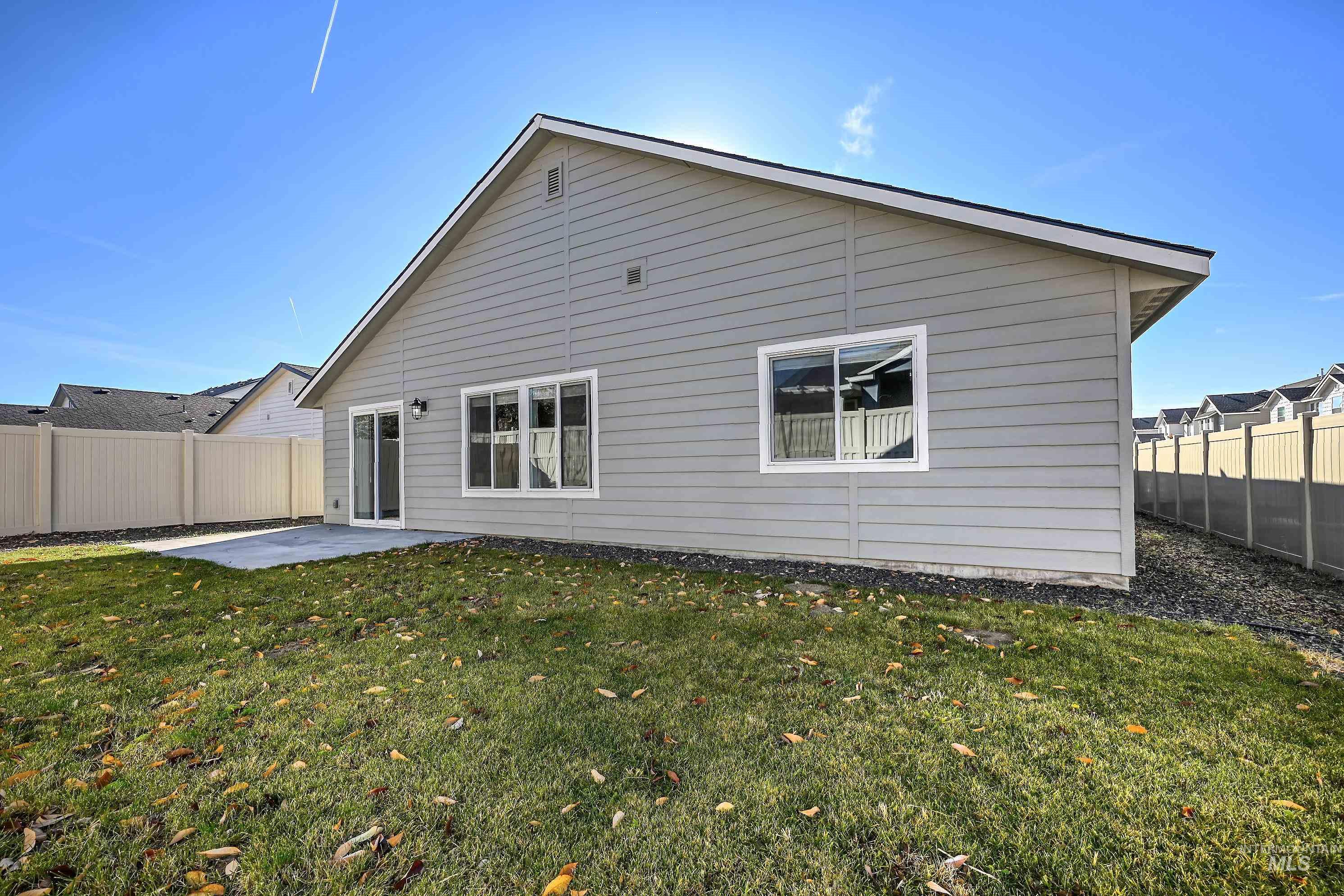 5160 W Lesina St, Meridian, Idaho 83646, 3 Bedrooms, 2 Bathrooms, Residential For Sale, Price $435,000, 98966433