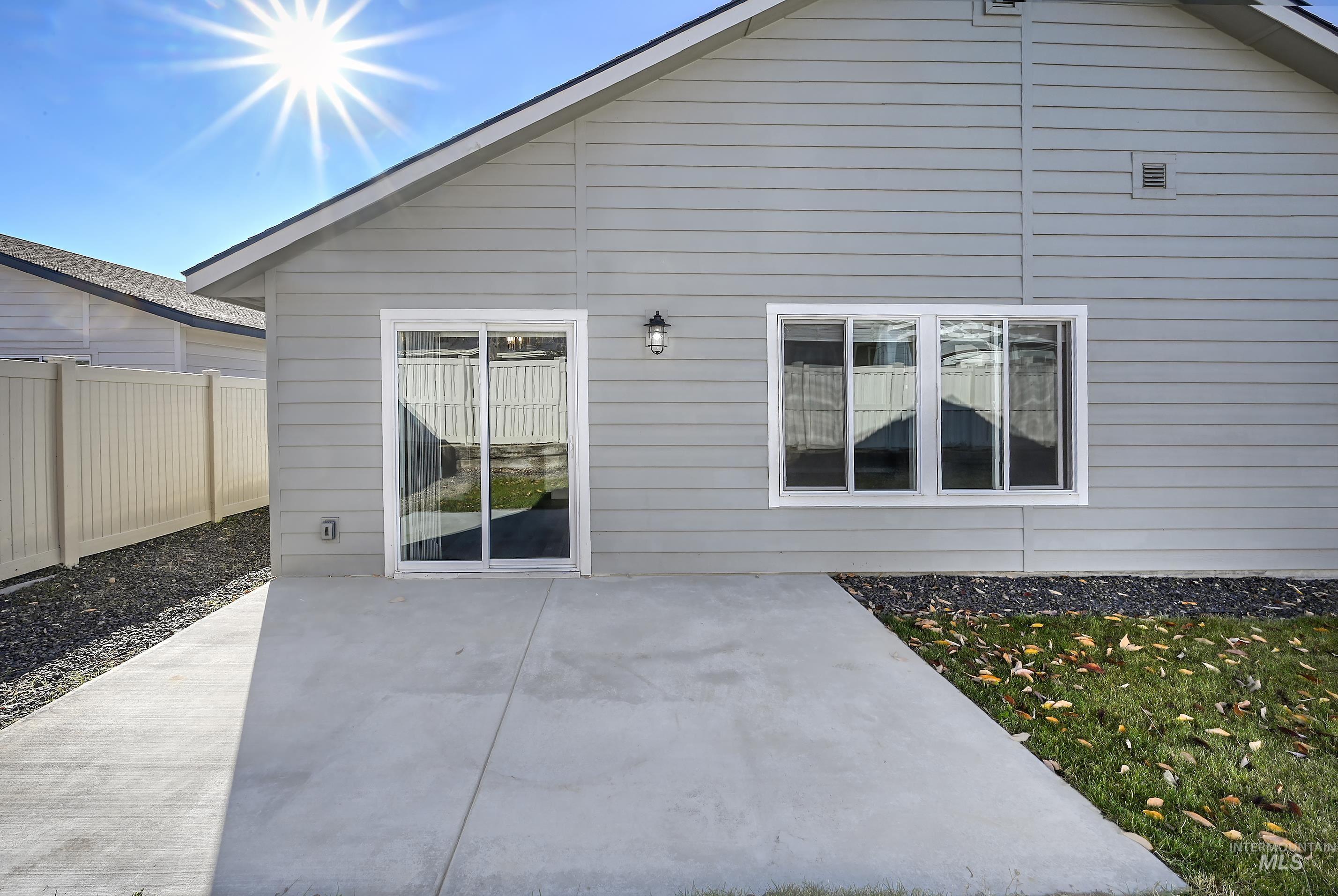 5160 W Lesina St, Meridian, Idaho 83646, 3 Bedrooms, 2 Bathrooms, Residential For Sale, Price $435,000, 98966433