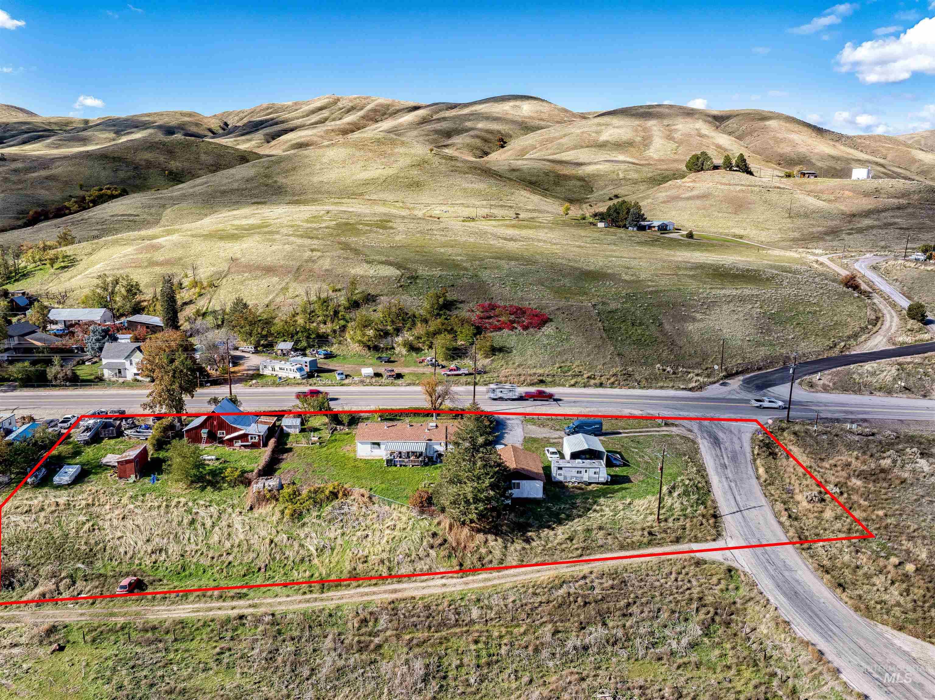 View of property location featuring property parcel outlined and mountains