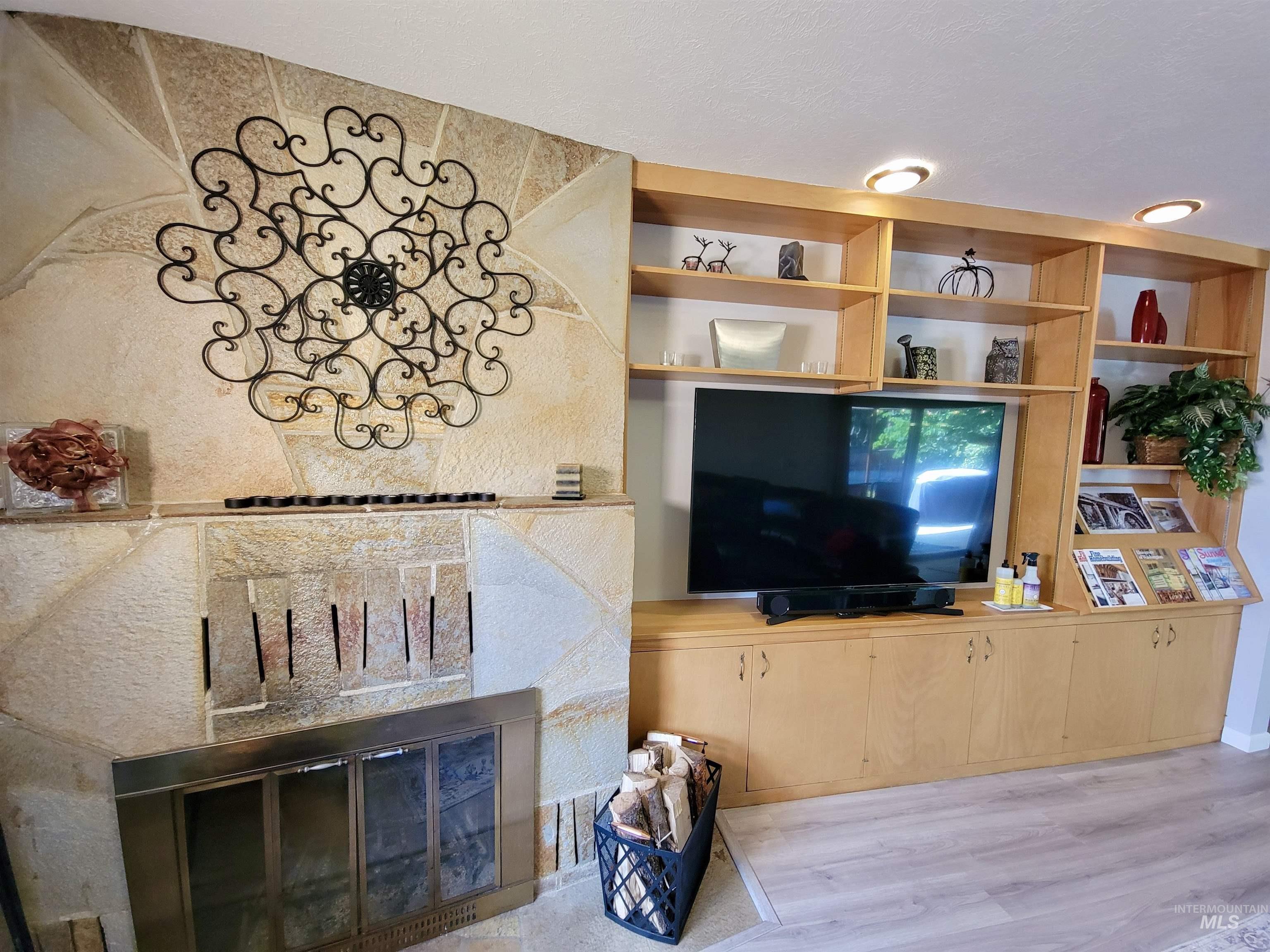 3100 N Ridgeway, Boise, Idaho 83702, 3 Bedrooms, 2 Bathrooms, Residential For Sale, Price $949,900, 98966445