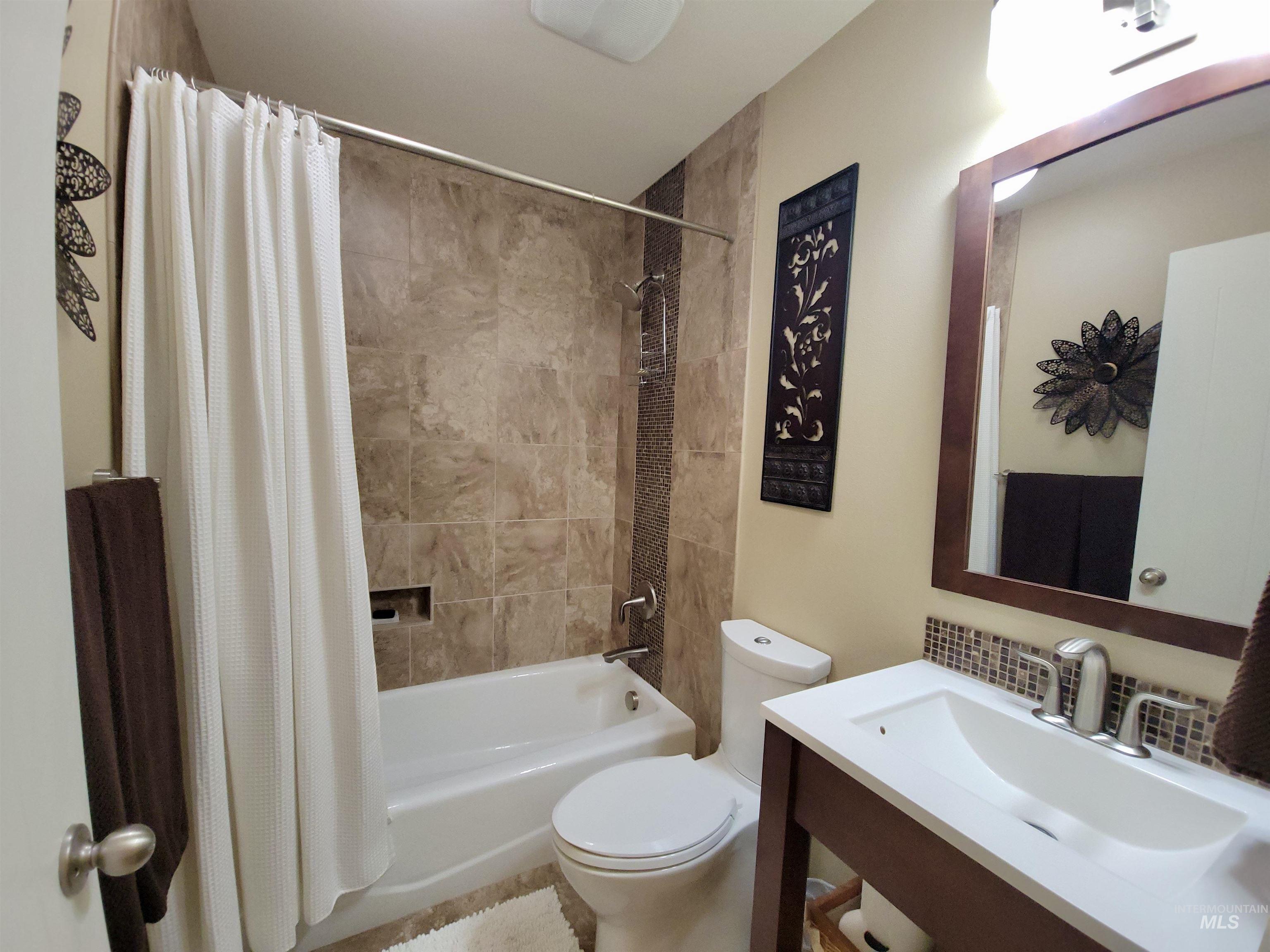 3100 N Ridgeway, Boise, Idaho 83702, 3 Bedrooms, 2 Bathrooms, Residential For Sale, Price $949,900, 98966445