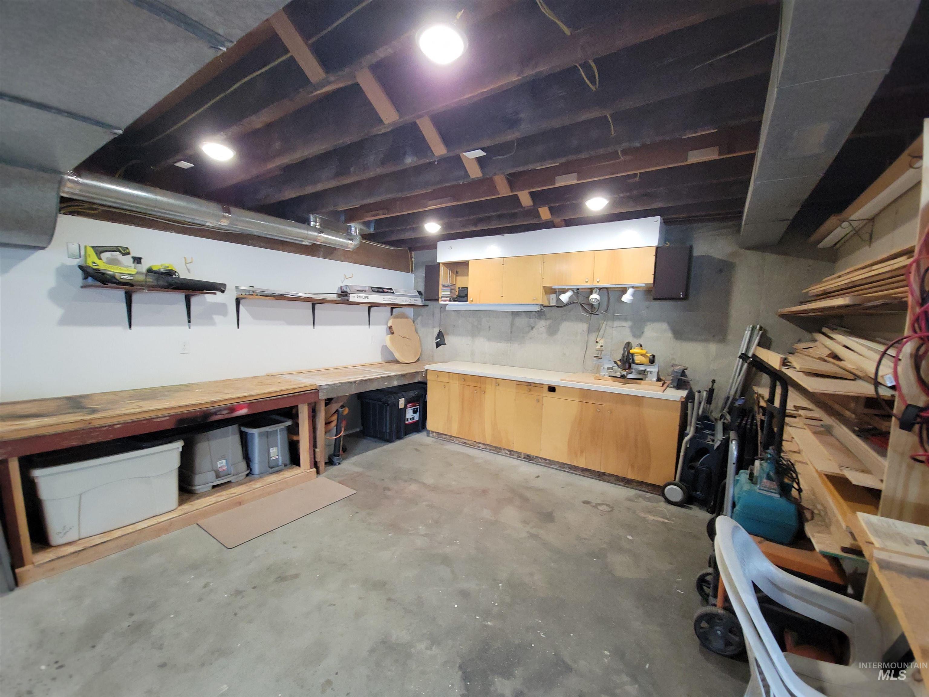 3100 N Ridgeway, Boise, Idaho 83702, 3 Bedrooms, 2 Bathrooms, Residential For Sale, Price $949,900, 98966445