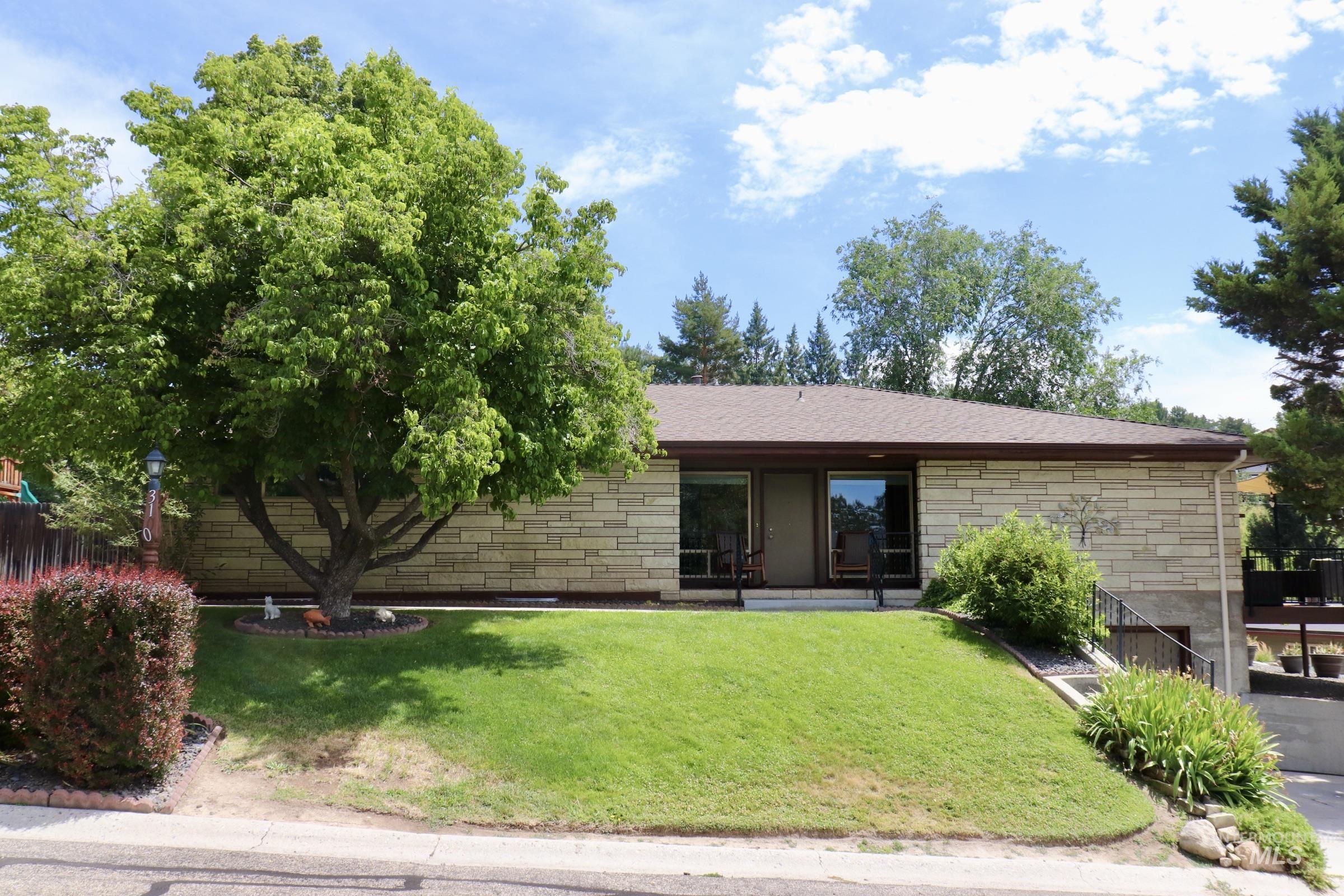 3100 N Ridgeway, Boise, Idaho 83702, 3 Bedrooms, 2 Bathrooms, Residential For Sale, Price $949,900, 98966445