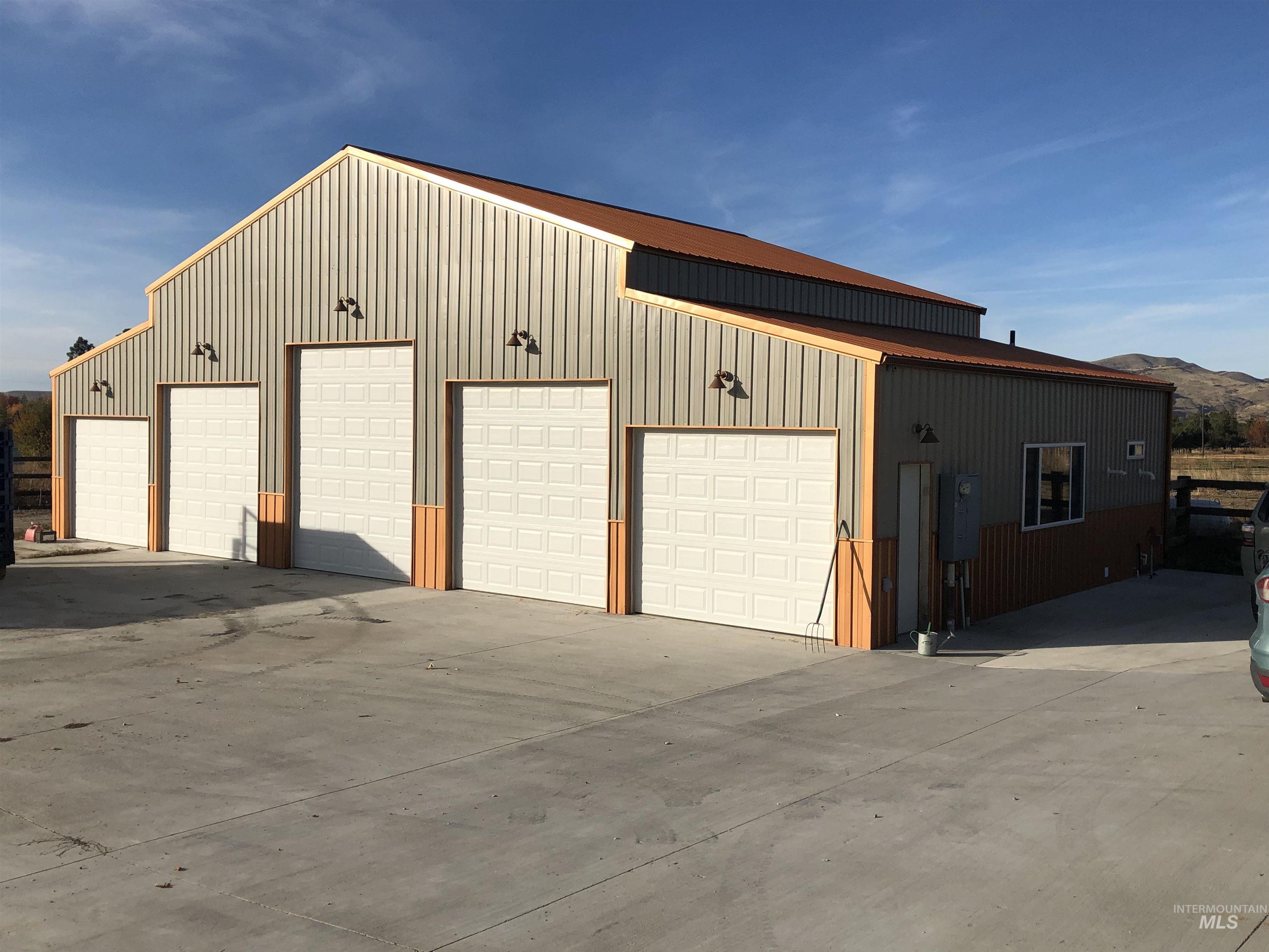 3405 Elk Horn Ln, Emmett, Idaho 83617, 4 Bedrooms, 2 Bathrooms, Residential For Sale, Price $1,215,000, 98966446