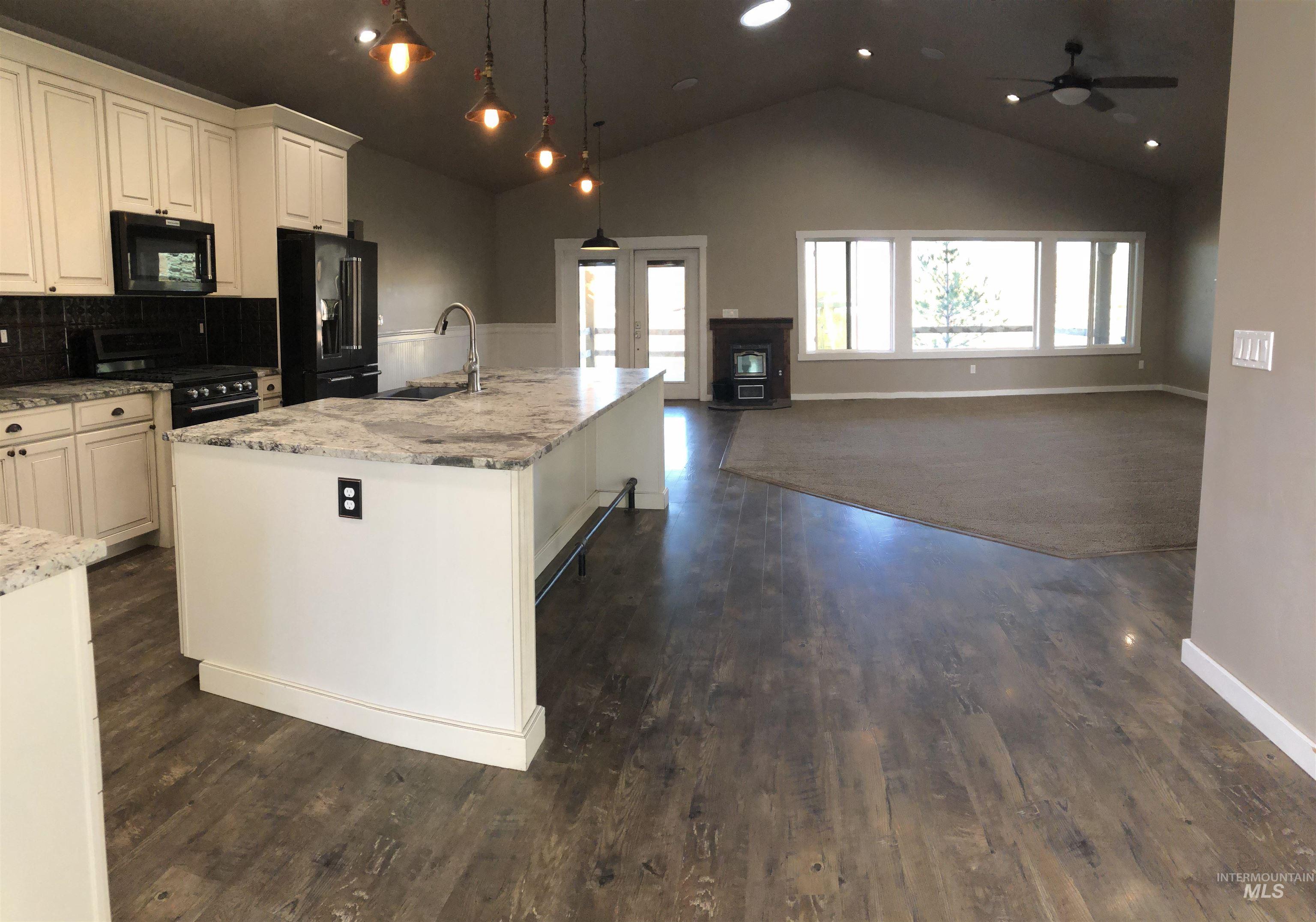 3405 Elk Horn Ln, Emmett, Idaho 83617, 4 Bedrooms, 2 Bathrooms, Residential For Sale, Price $1,215,000, 98966446