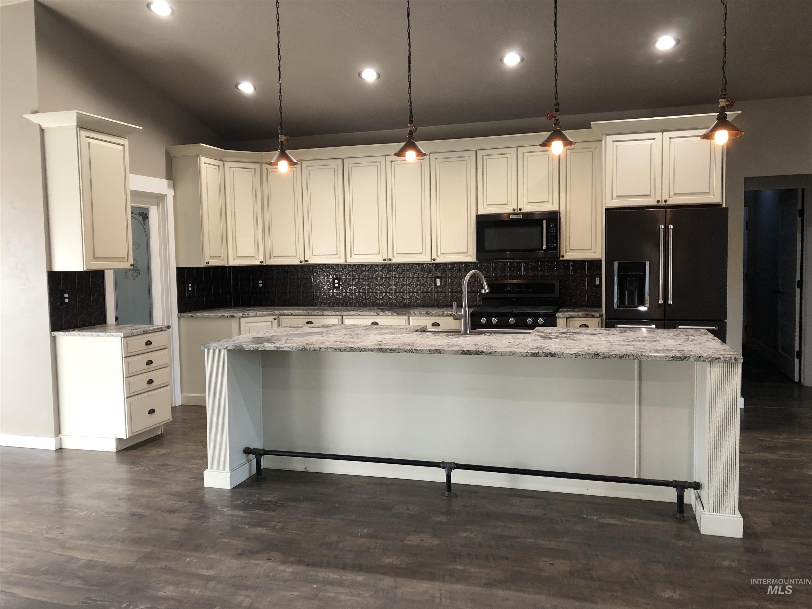 3405 Elk Horn Ln, Emmett, Idaho 83617, 4 Bedrooms, 2 Bathrooms, Residential For Sale, Price $1,215,000, 98966446