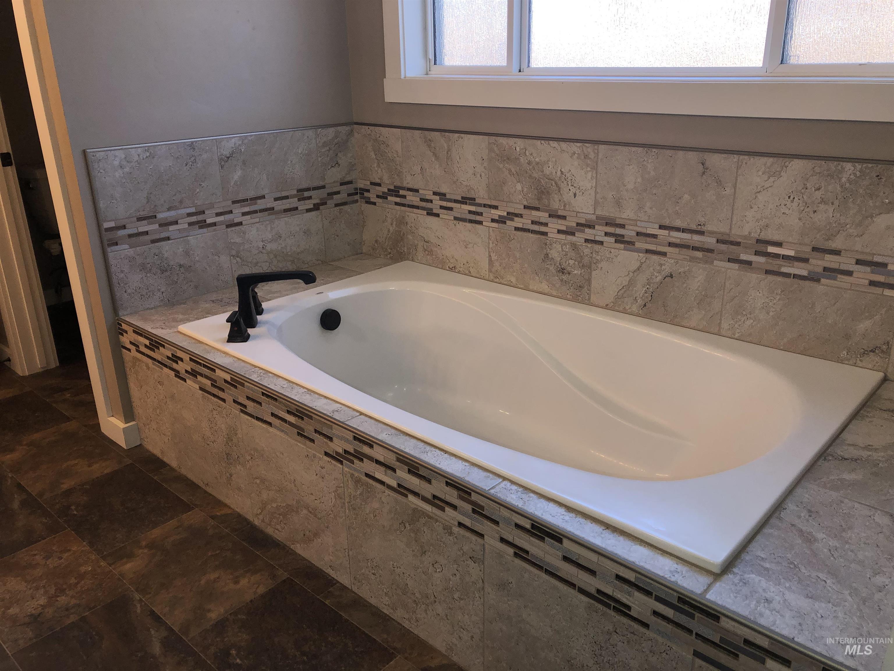 3405 Elk Horn Ln, Emmett, Idaho 83617, 4 Bedrooms, 2 Bathrooms, Residential For Sale, Price $1,215,000, 98966446