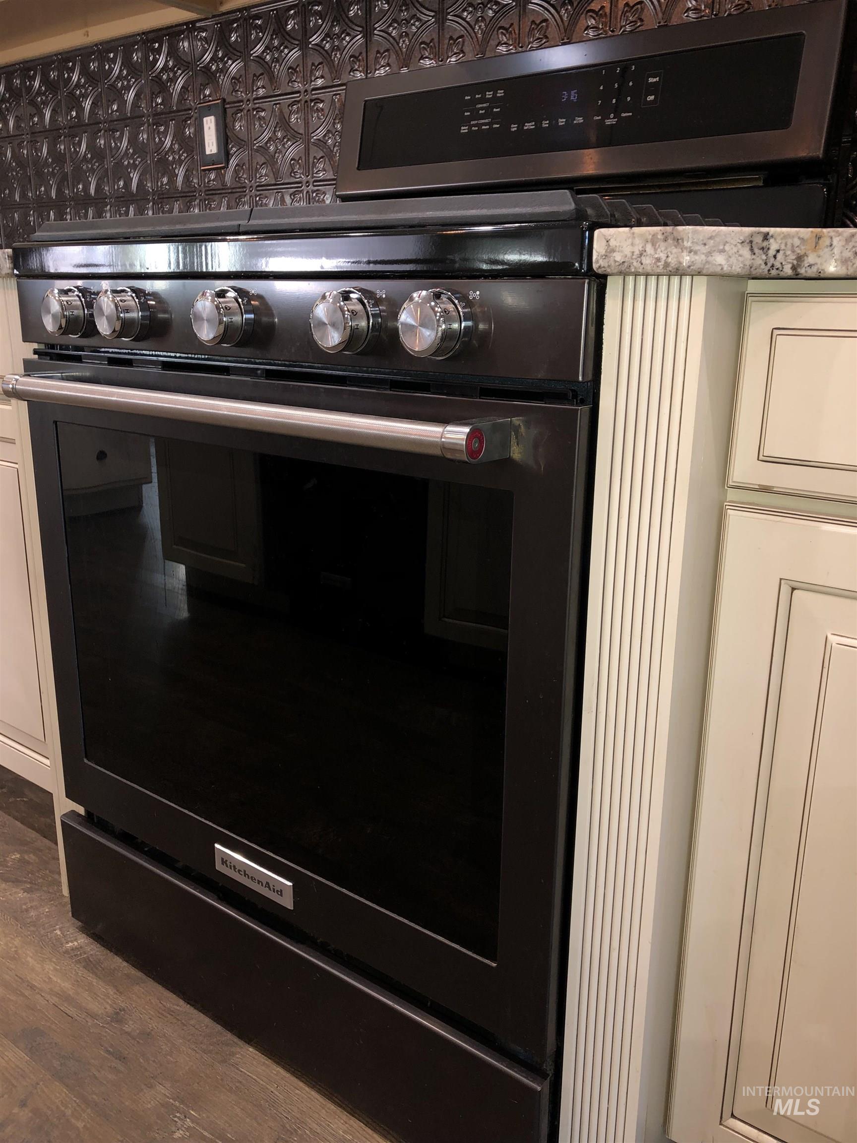 3405 Elk Horn Ln, Emmett, Idaho 83617, 4 Bedrooms, 2 Bathrooms, Residential For Sale, Price $1,215,000, 98966446