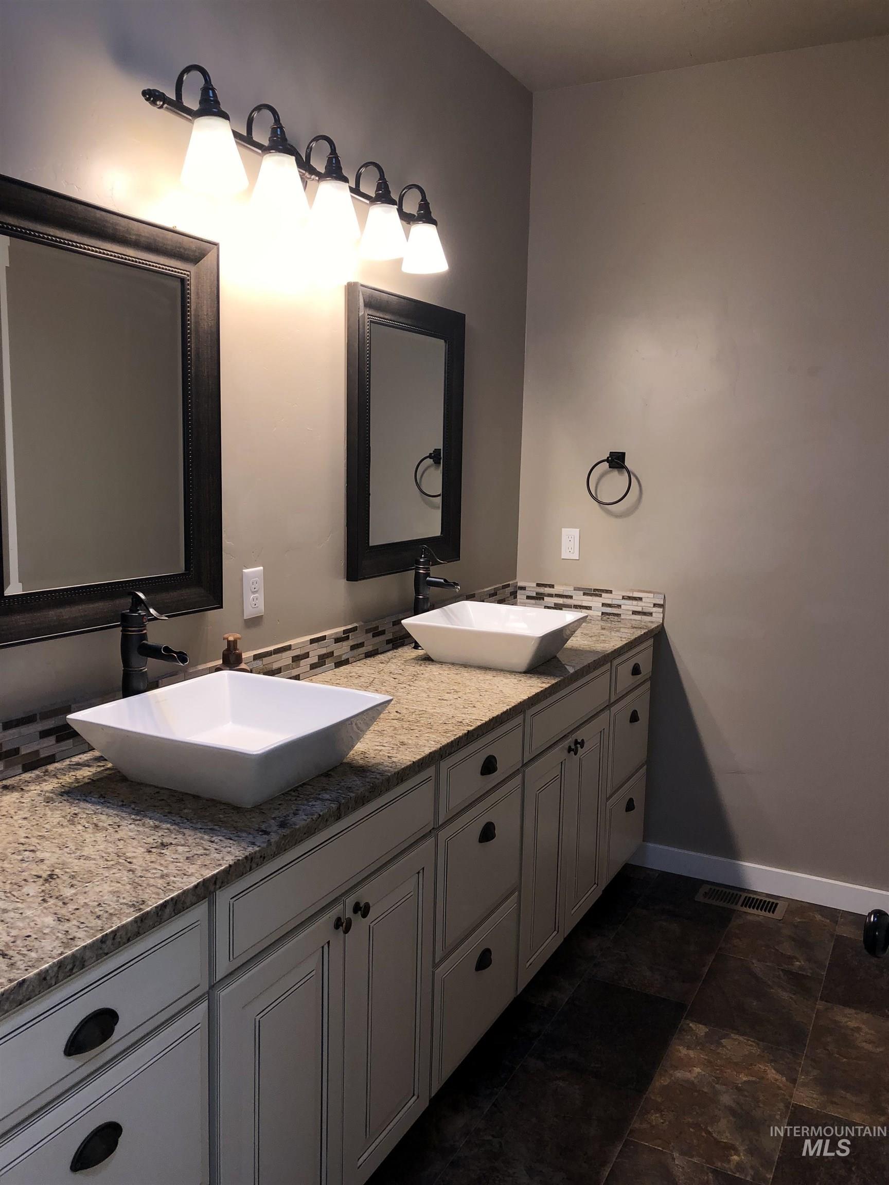 3405 Elk Horn Ln, Emmett, Idaho 83617, 4 Bedrooms, 2 Bathrooms, Residential For Sale, Price $1,215,000, 98966446