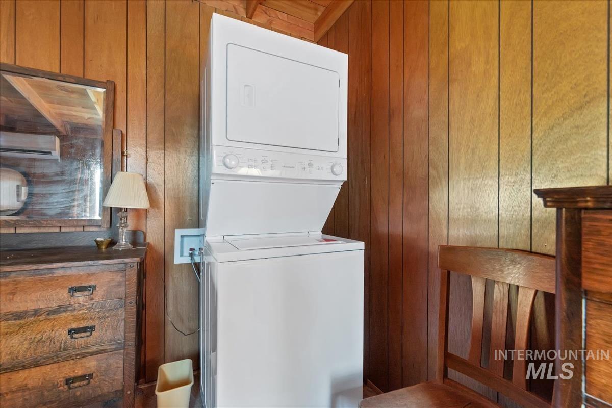 72 Thunder Road, Garden Valley, Idaho 83622, 2 Bedrooms, 1 Bathroom, Residential For Sale, Price $599,000, 98966458