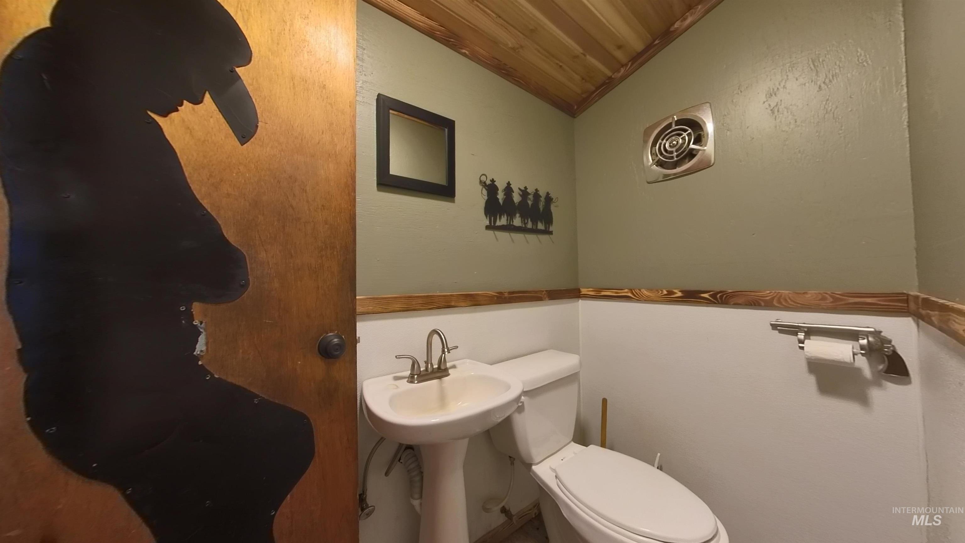 5588 Highway 8, Deary, Idaho 83823, 1 Bathroom, Residential For Sale, Price $225,000, 98966461