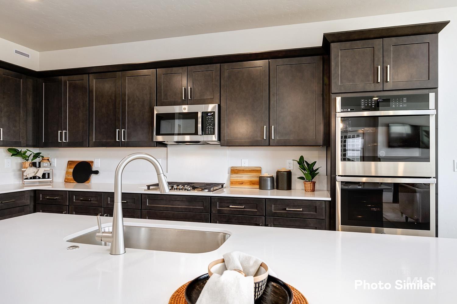 3630 S Angel Falls Way, Nampa, Idaho 83686, 4 Bedrooms, 2 Bathrooms, Residential For Sale, Price $570,900, 98966479