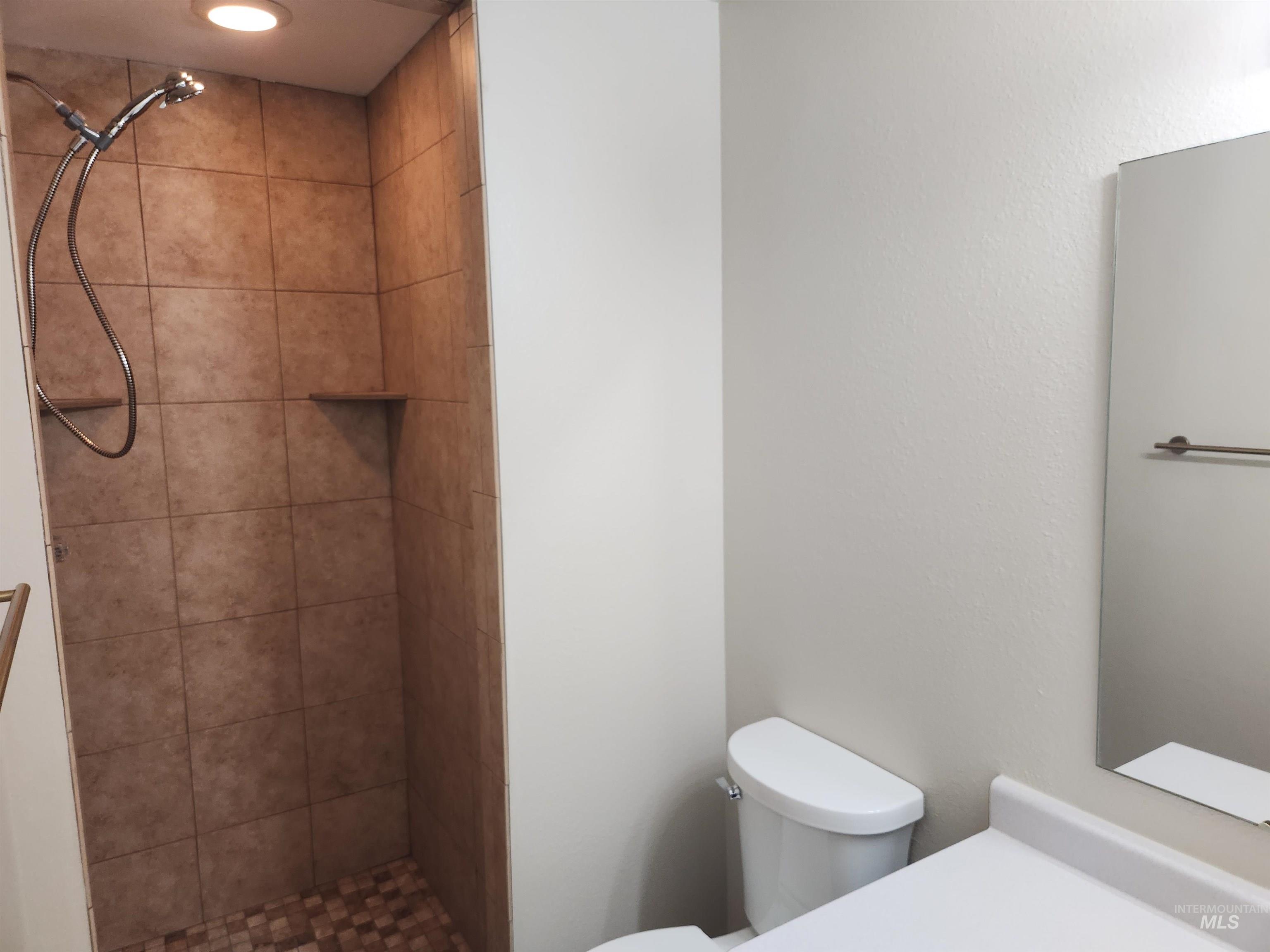 5311 N Marcliffe, Boise, Idaho 83704, 3 Bedrooms, 2 Bathrooms, Residential For Sale, Price $464,900, 98966488