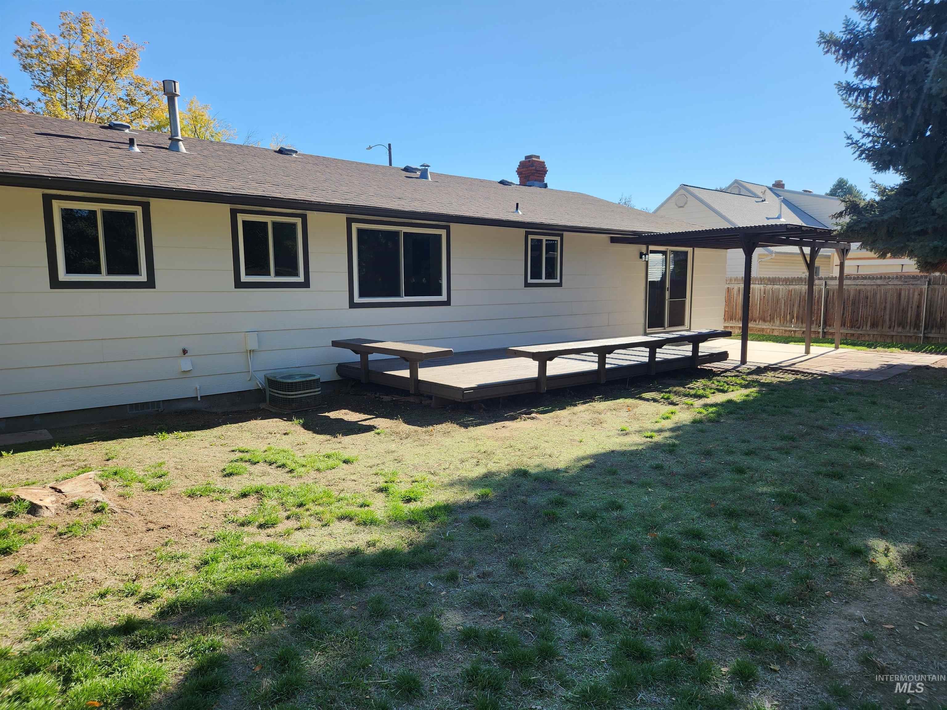 5311 N Marcliffe, Boise, Idaho 83704, 3 Bedrooms, 2 Bathrooms, Residential For Sale, Price $464,900, 98966488