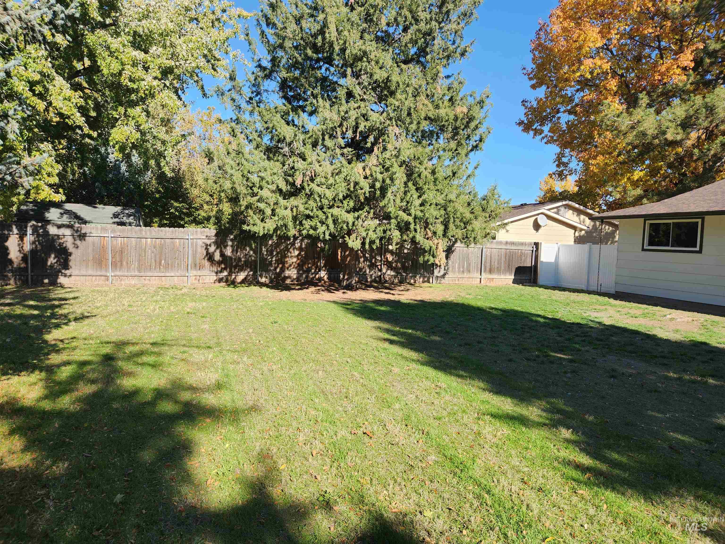 5311 N Marcliffe, Boise, Idaho 83704, 3 Bedrooms, 2 Bathrooms, Residential For Sale, Price $464,900, 98966488