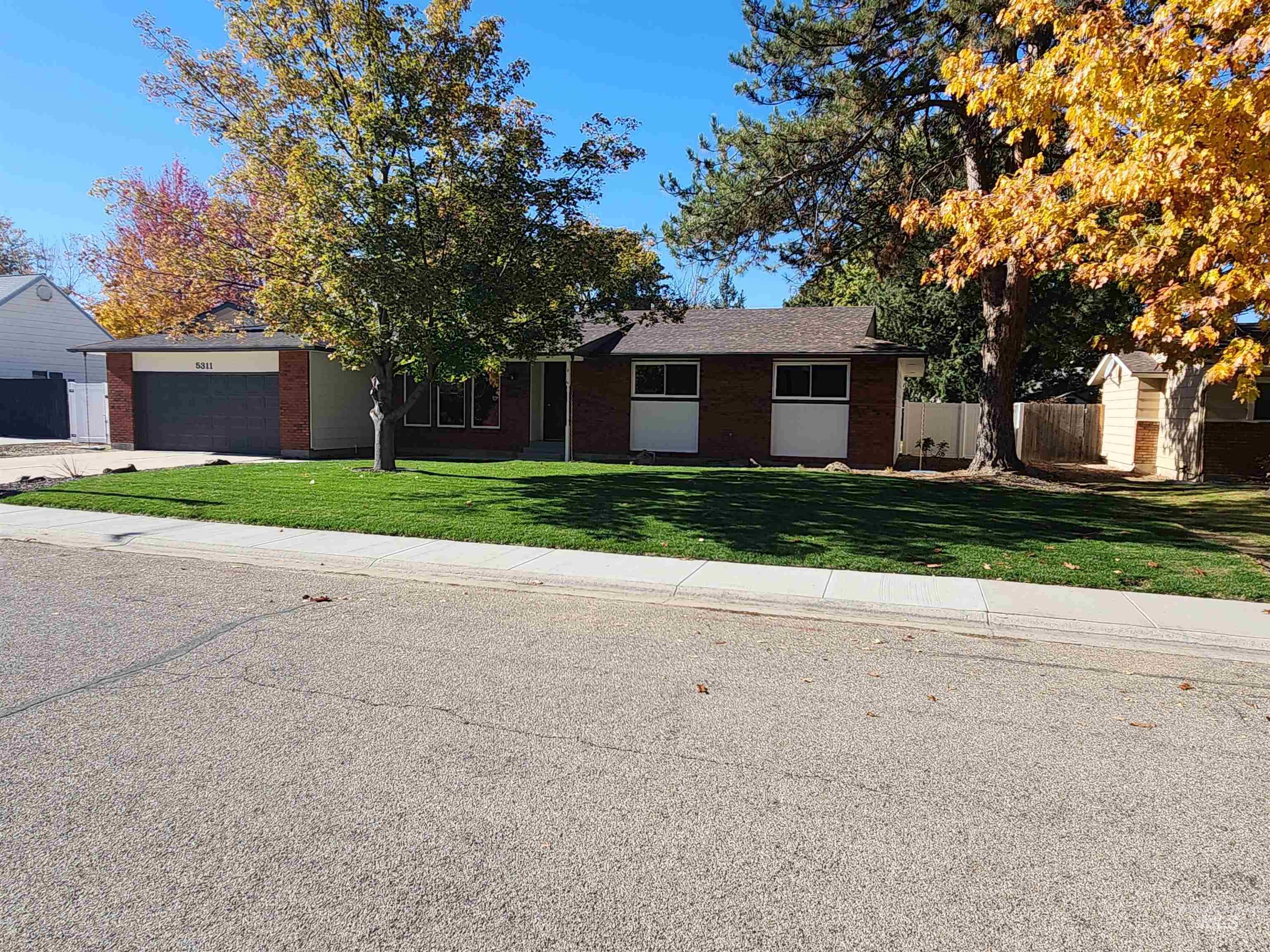 5311 N Marcliffe, Boise, Idaho 83704, 3 Bedrooms, 2 Bathrooms, Residential For Sale, Price $464,900, 98966488