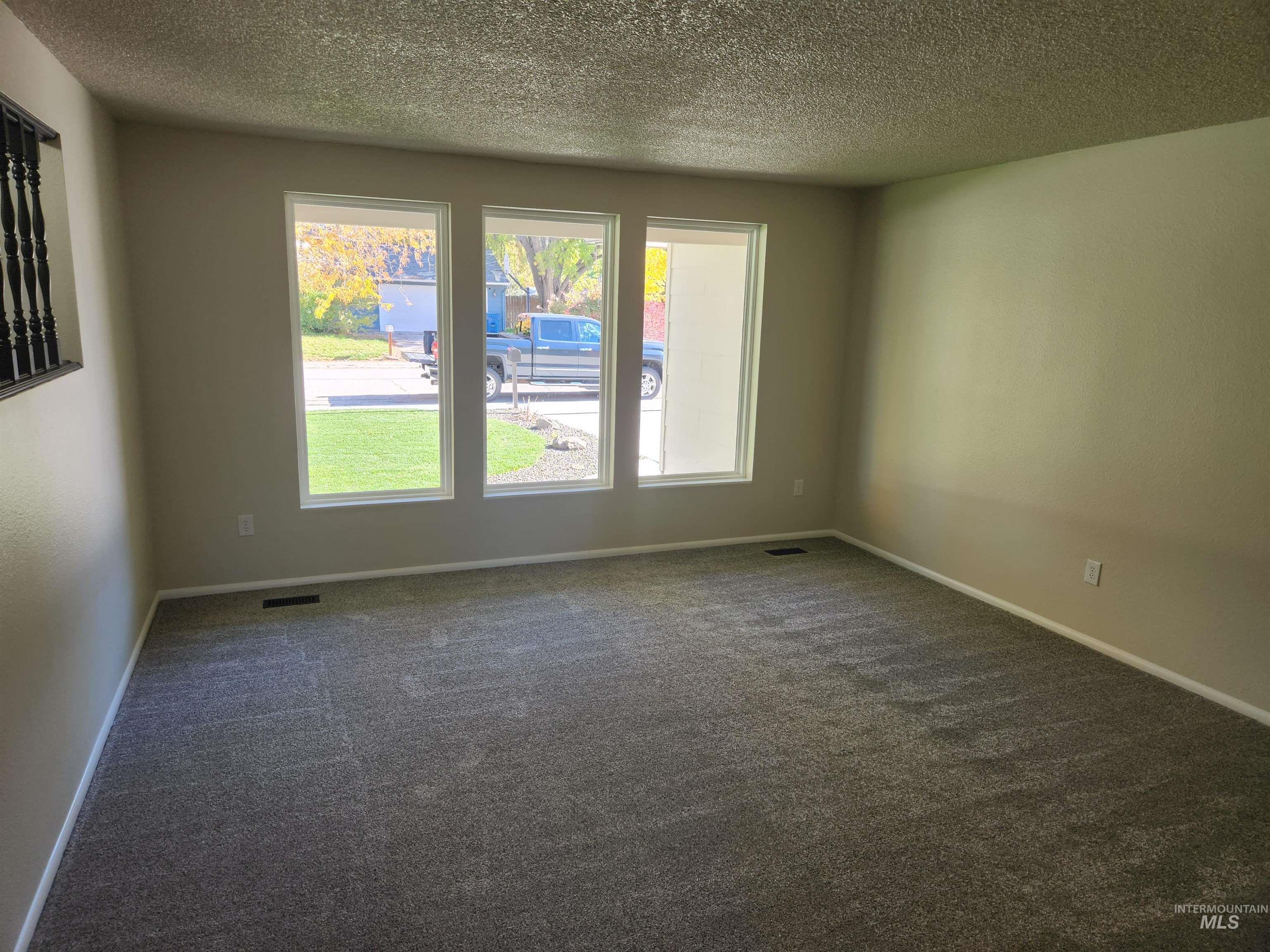 5311 N Marcliffe, Boise, Idaho 83704, 3 Bedrooms, 2 Bathrooms, Residential For Sale, Price $464,900, 98966488